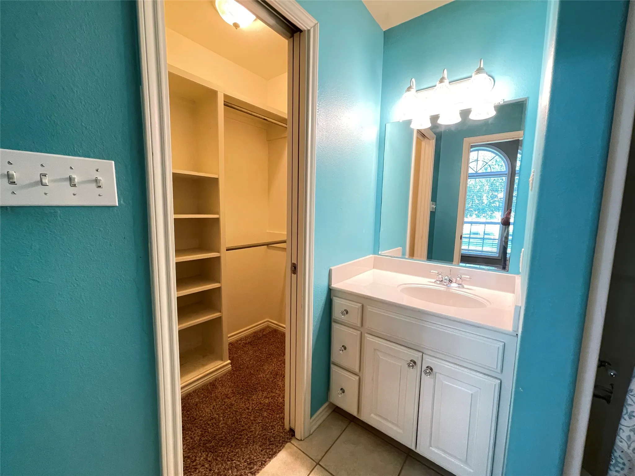 Single Family Residence For Sale in Smith County , 107 Spring Valley Run, Bullard, Texas 75757, 3 Bedroom, 4 Bathroom, 3 Garage spaces, 2,831 Sqft, built in 2004, mls#21289836, Real Estate Agent in Bullard, Homes For Sale in Smith county, Homes For Sale in Bullard, Realtor in Bullard Texas, Real Estate Brokerage Independent Realty Texas, Luminita Cordes Realtor