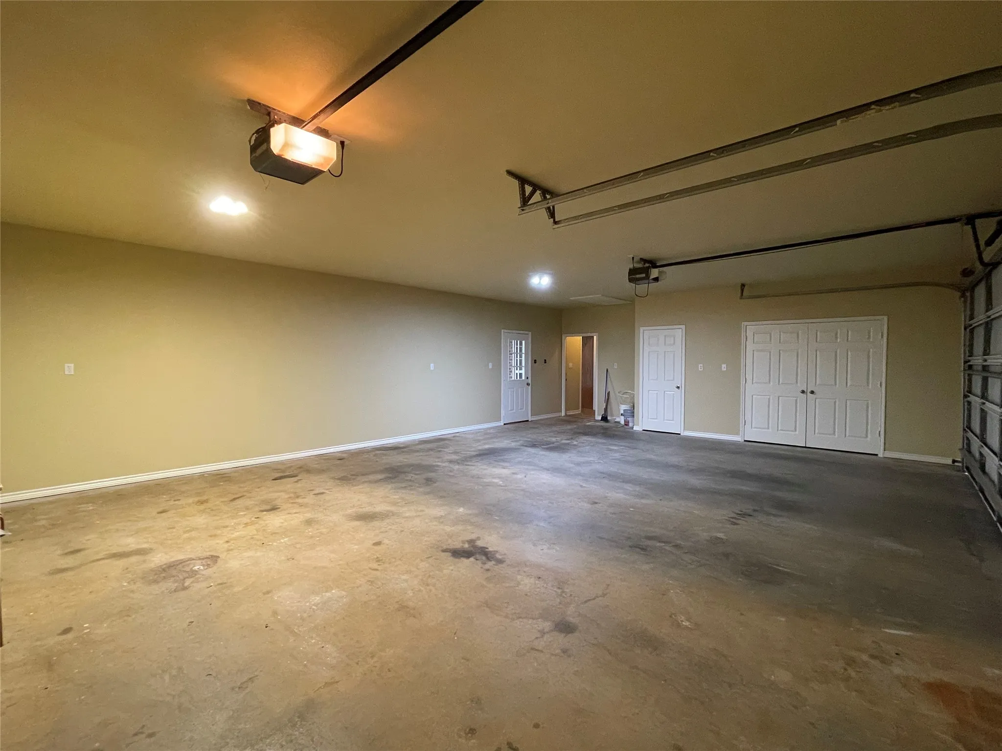 Single Family Residence For Sale in Smith County , 107 Spring Valley Run, Bullard, Texas 75757, 3 Bedroom, 4 Bathroom, 3 Garage spaces, 2,831 Sqft, built in 2004, mls#21289836, Real Estate Agent in Bullard, Homes For Sale in Smith county, Homes For Sale in Bullard, Realtor in Bullard Texas, Real Estate Brokerage Independent Realty Texas, Luminita Cordes Realtor