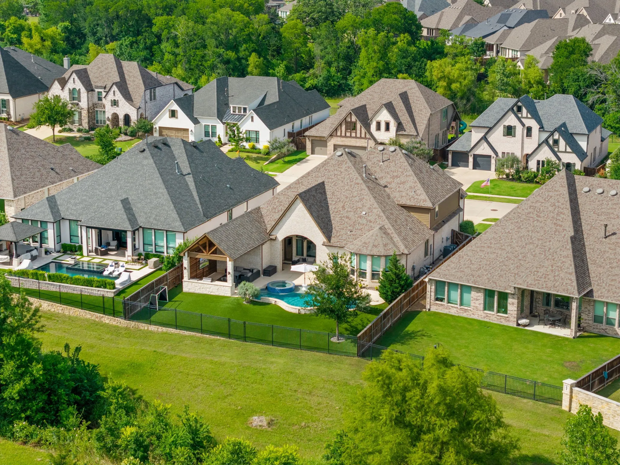 Single Family Residence For Sale in Collin County , 8513 Autumn Lake Trail, Mc Kinney, Texas 75071, 4 Bedroom, 6 Bathroom, 3 Garage spaces, 4,132 Sqft, built in 2019, mls#21291897, Real Estate Agent in Mc Kinney, Homes For Sale in Collin county, Homes For Sale in Mc Kinney, Realtor in Mc Kinney Texas, Real Estate Brokerage Independent Realty Texas, Luminita Cordes Realtor