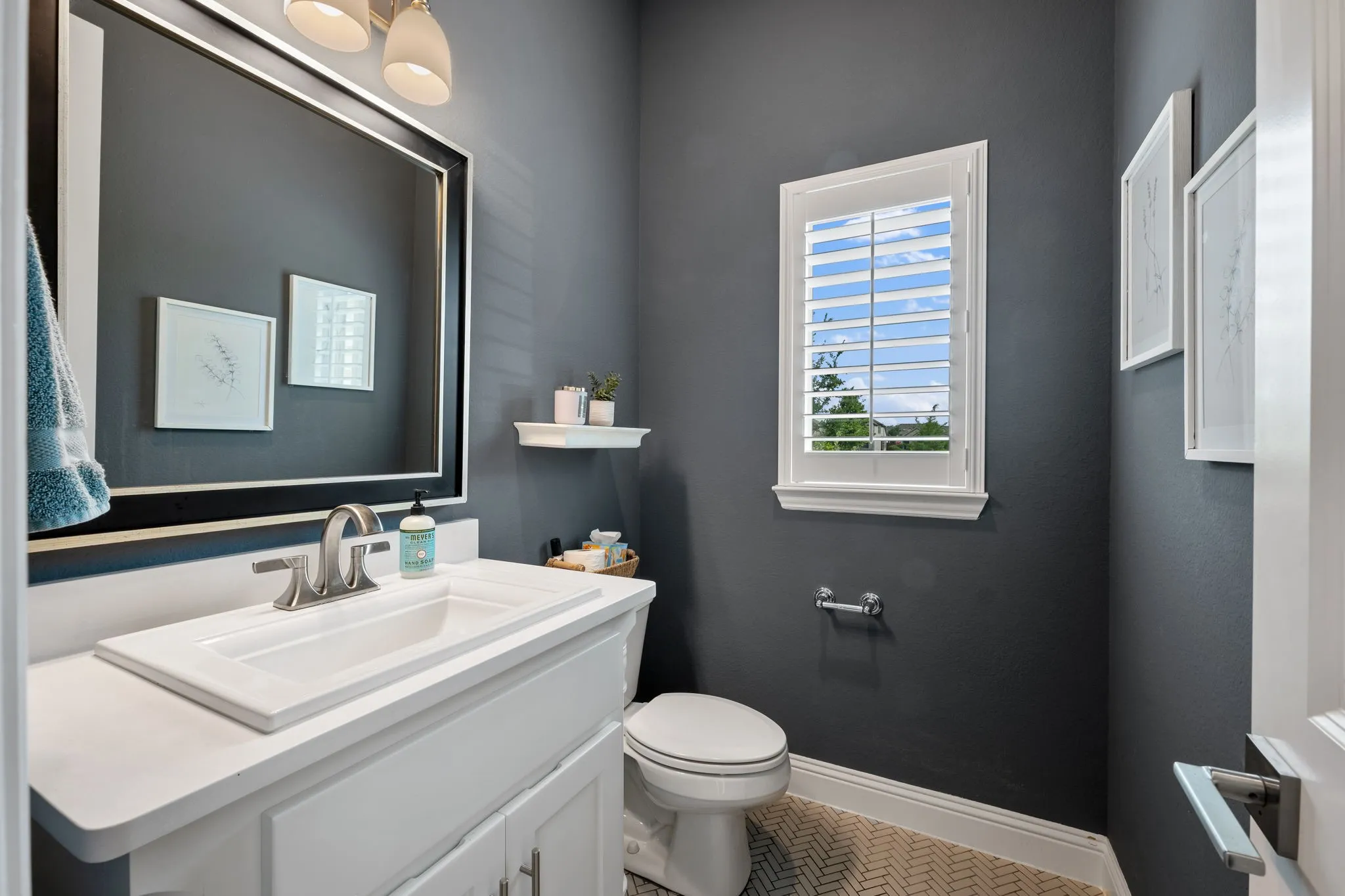 Single Family Residence For Sale in Collin County , 8513 Autumn Lake Trail, Mc Kinney, Texas 75071, 4 Bedroom, 6 Bathroom, 3 Garage spaces, 4,132 Sqft, built in 2019, mls#21291897, Real Estate Agent in Mc Kinney, Homes For Sale in Collin county, Homes For Sale in Mc Kinney, Realtor in Mc Kinney Texas, Real Estate Brokerage Independent Realty Texas, Luminita Cordes Realtor