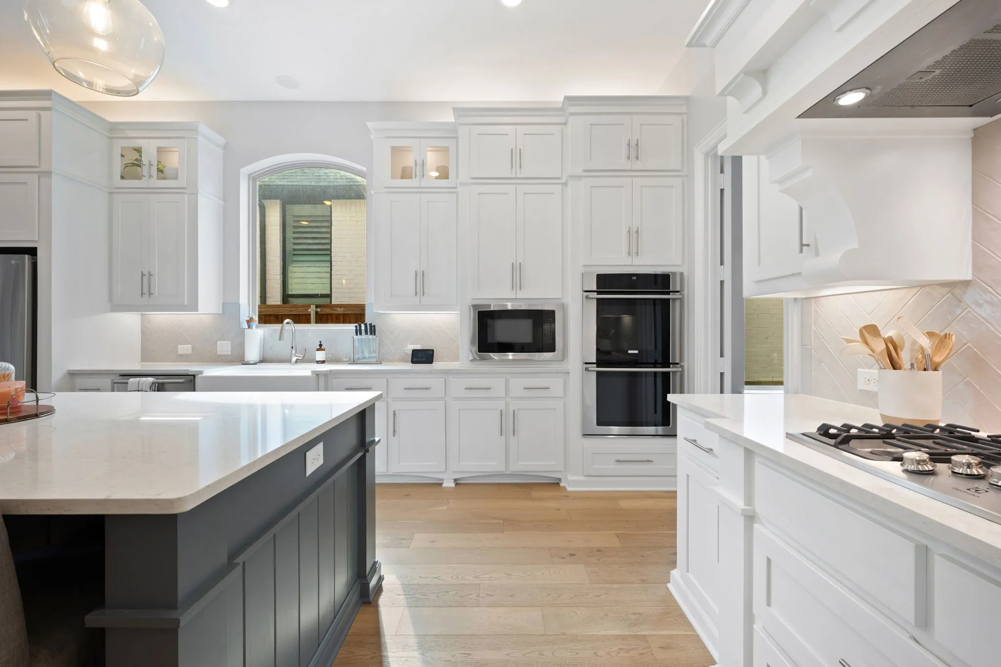 Single Family Residence For Sale in Collin County , 8513 Autumn Lake Trail, Mc Kinney, Texas 75071, 4 Bedroom, 6 Bathroom, 3 Garage spaces, 4,132 Sqft, built in 2019, mls#21291897, Real Estate Agent in Mc Kinney, Homes For Sale in Collin county, Homes For Sale in Mc Kinney, Realtor in Mc Kinney Texas, Real Estate Brokerage Independent Realty Texas, Luminita Cordes Realtor