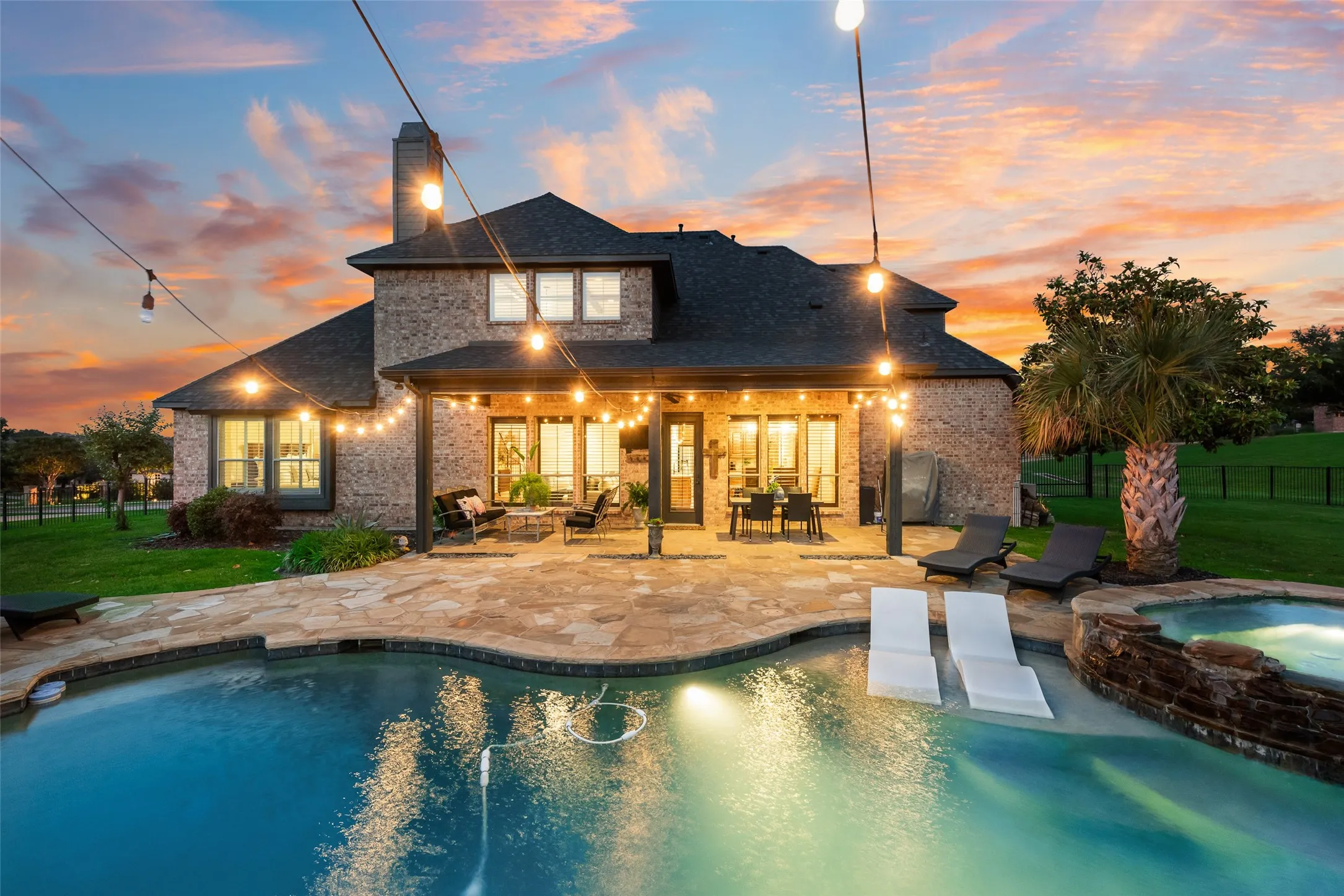 Single Family Residence For Sale in Rockwall County , 108 Berkshire Lane, Heath, Texas 75032, 4 Bedroom, 3 Bathroom, 3 Garage spaces, 3,616 Sqft, built in 2007, mls#21293056, Real Estate Agent in Heath, Homes For Sale in Rockwall county, Homes For Sale in Heath, Realtor in Heath Texas, Real Estate Brokerage Independent Realty Texas, Luminita Cordes Realtor