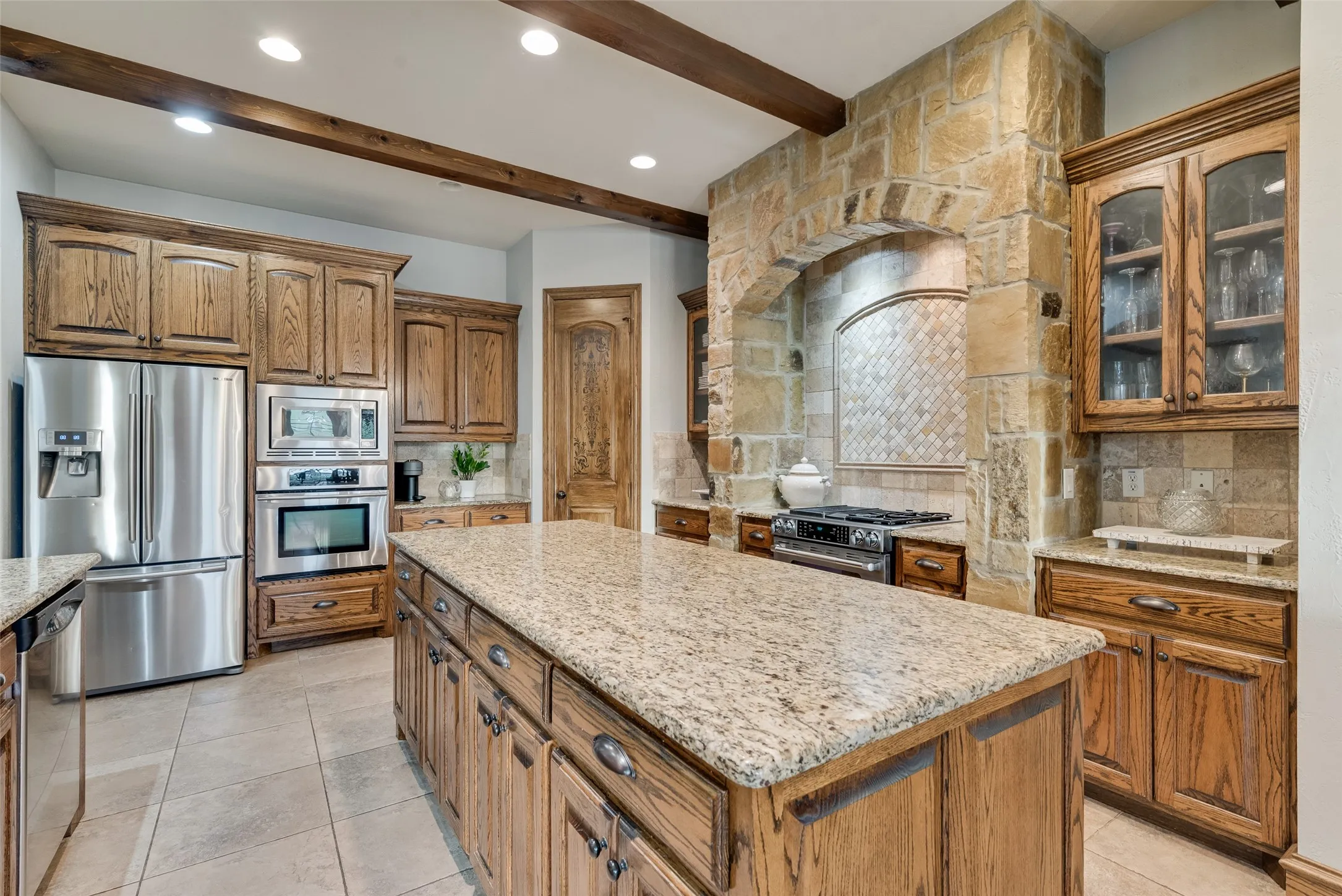 Single Family Residence For Sale in Rockwall County , 108 Berkshire Lane, Heath, Texas 75032, 4 Bedroom, 3 Bathroom, 3 Garage spaces, 3,616 Sqft, built in 2007, mls#21293056, Real Estate Agent in Heath, Homes For Sale in Rockwall county, Homes For Sale in Heath, Realtor in Heath Texas, Real Estate Brokerage Independent Realty Texas, Luminita Cordes Realtor
