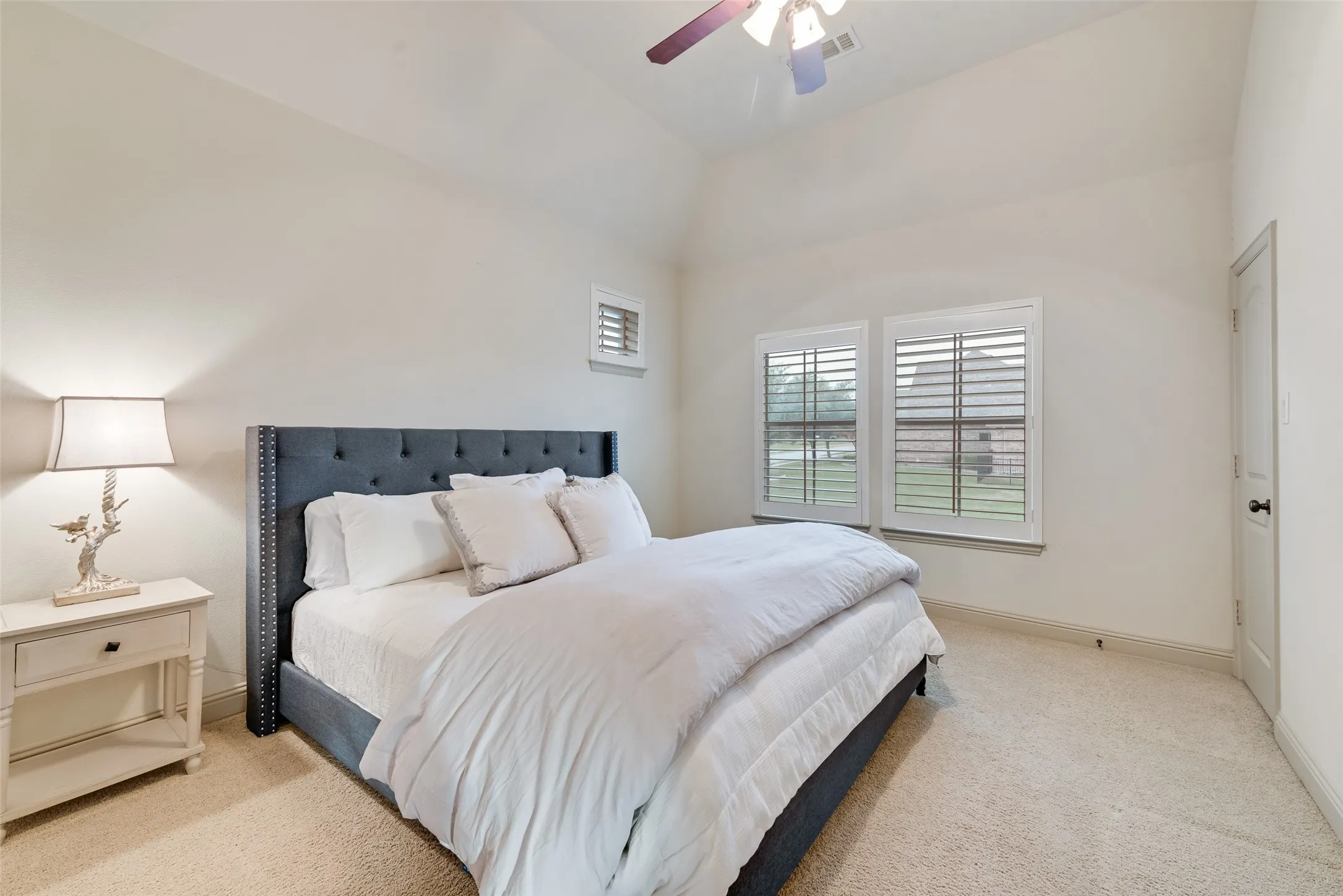Single Family Residence For Sale in Rockwall County , 108 Berkshire Lane, Heath, Texas 75032, 4 Bedroom, 3 Bathroom, 3 Garage spaces, 3,616 Sqft, built in 2007, mls#21293056, Real Estate Agent in Heath, Homes For Sale in Rockwall county, Homes For Sale in Heath, Realtor in Heath Texas, Real Estate Brokerage Independent Realty Texas, Luminita Cordes Realtor