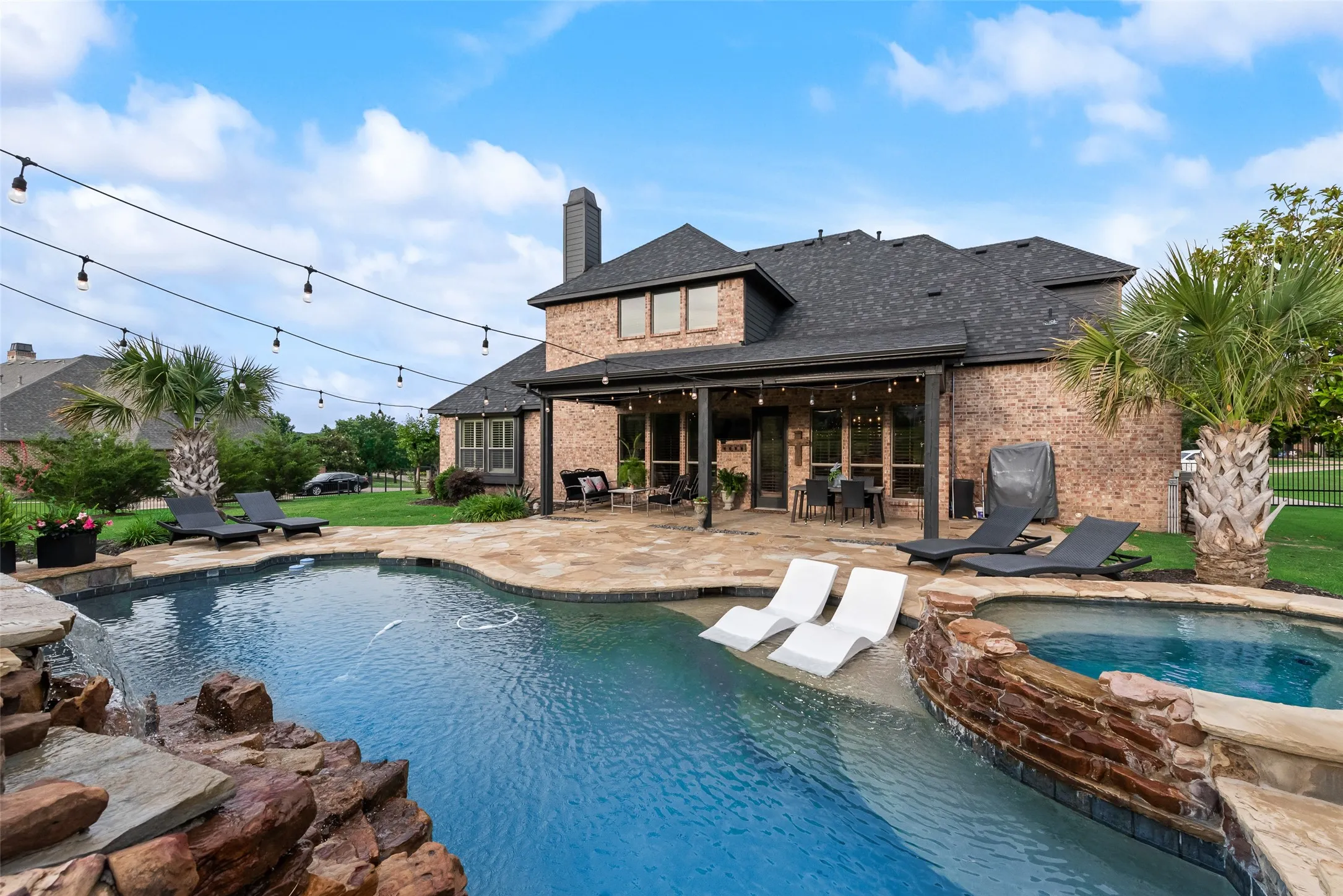 Single Family Residence For Sale in Rockwall County , 108 Berkshire Lane, Heath, Texas 75032, 4 Bedroom, 3 Bathroom, 3 Garage spaces, 3,616 Sqft, built in 2007, mls#21293056, Real Estate Agent in Heath, Homes For Sale in Rockwall county, Homes For Sale in Heath, Realtor in Heath Texas, Real Estate Brokerage Independent Realty Texas, Luminita Cordes Realtor