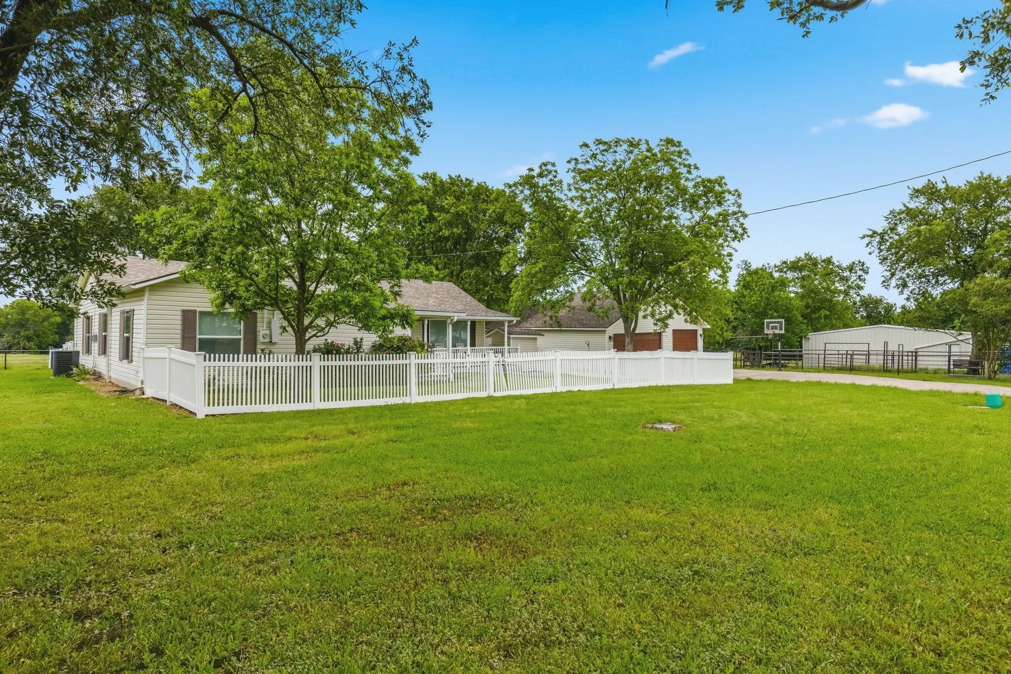Farm For Sale in Hunt County , 7635 County Road 4209, Campbell, Texas 75422, 3 Bedroom, 3 Bathroom, 2 Garage spaces, 2,225 Sqft, built in 1939, Price $1,800,000, mls#21293064, Real Estate Agent in Campbell, Homes For Sale in Hunt county, Homes For Sale in Campbell, Realtor in Campbell Texas, Real Estate Brokerage Independent Realty Texas, Luminita Cordes Realtor