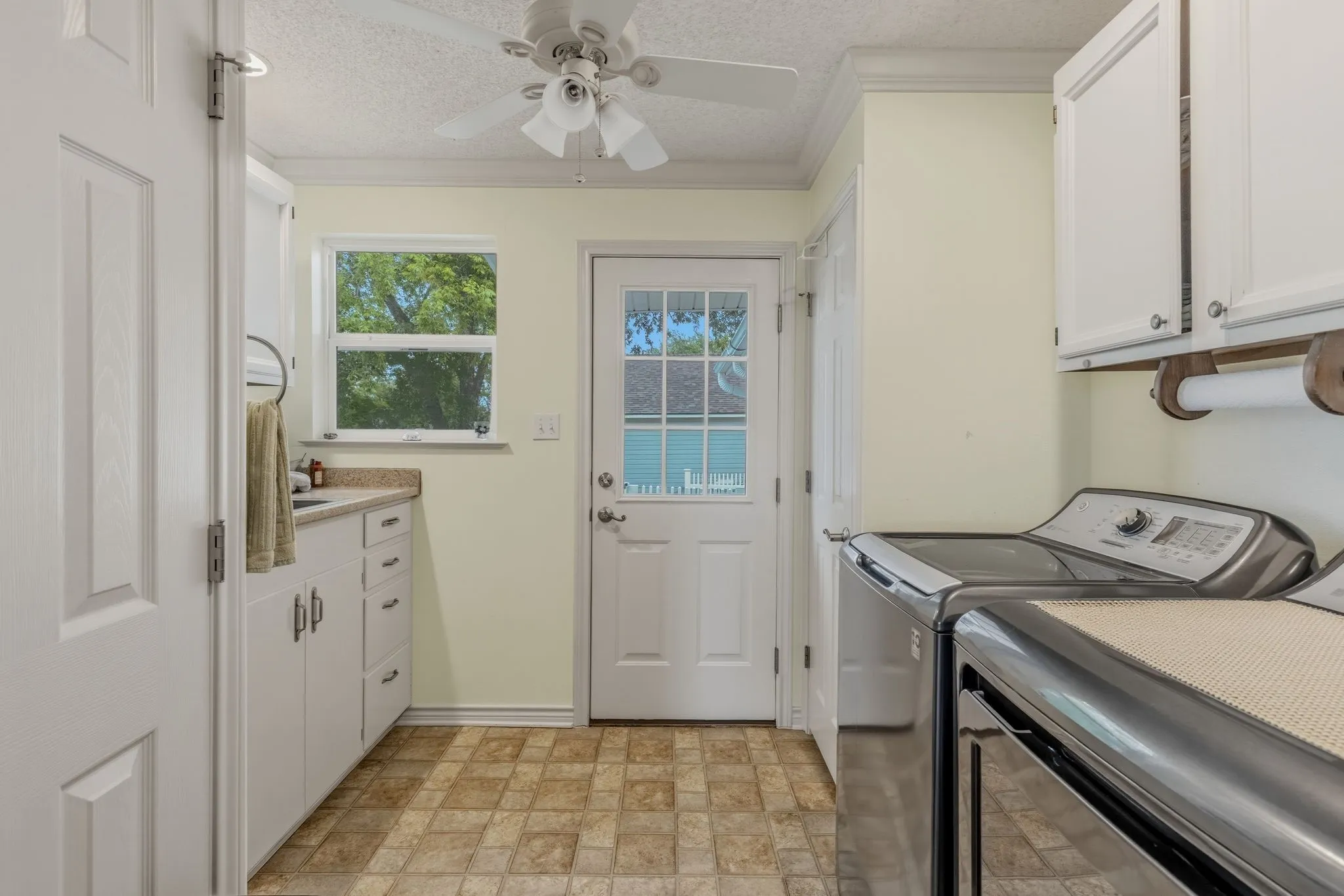 Farm For Sale in Hunt County , 7635 County Road 4209, Campbell, Texas 75422, 3 Bedroom, 3 Bathroom, 2 Garage spaces, 2,225 Sqft, built in 1939, Price $1,800,000, mls#21293064, Real Estate Agent in Campbell, Homes For Sale in Hunt county, Homes For Sale in Campbell, Realtor in Campbell Texas, Real Estate Brokerage Independent Realty Texas, Luminita Cordes Realtor