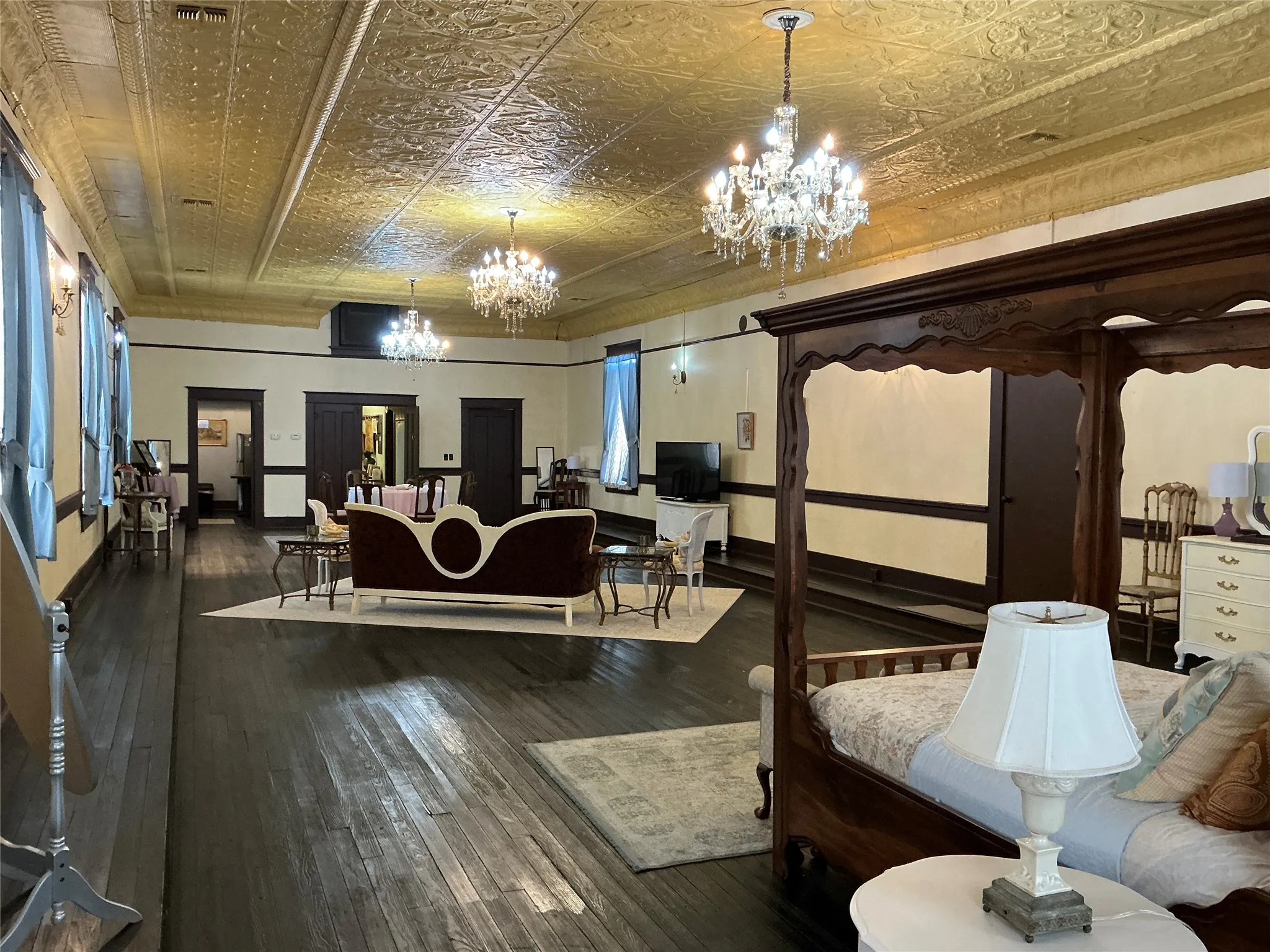 Business For Sale in Comanche County , 120/124 N Austin Street, Comanche, Texas 76442, 0, 0, Garage spaces, 0 Sqft, built in 1913, Price $775,999, mls#21293019, Real Estate Agent in Comanche, Homes For Sale in Comanche county, Homes For Sale in Comanche, Realtor in Comanche Texas, Real Estate Brokerage Independent Realty Texas, Luminita Cordes Realtor