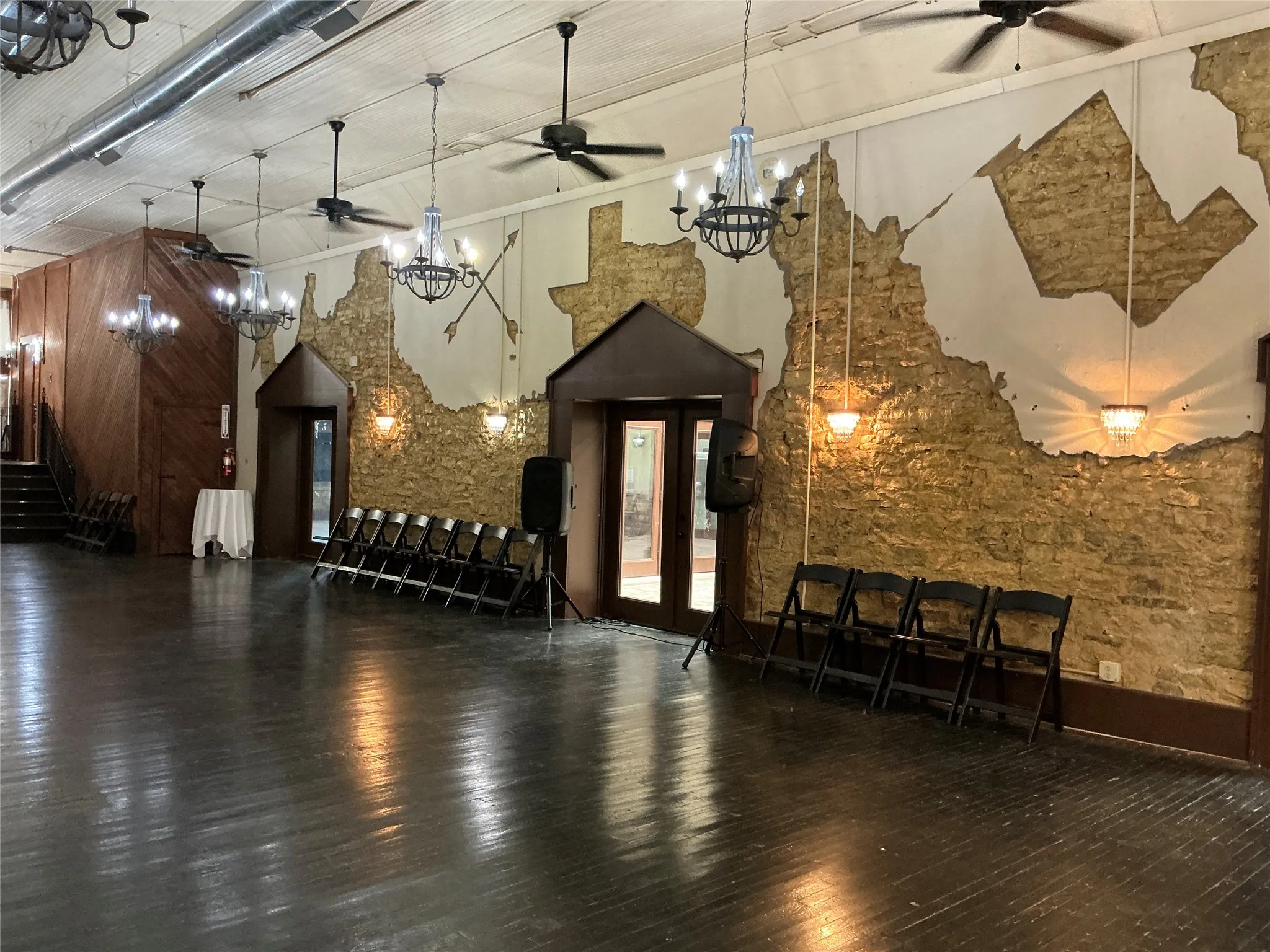 Business For Sale in Comanche County , 120/124 N Austin Street, Comanche, Texas 76442, 0, 0, Garage spaces, 0 Sqft, built in 1913, Price $775,999, mls#21293019, Real Estate Agent in Comanche, Homes For Sale in Comanche county, Homes For Sale in Comanche, Realtor in Comanche Texas, Real Estate Brokerage Independent Realty Texas, Luminita Cordes Realtor