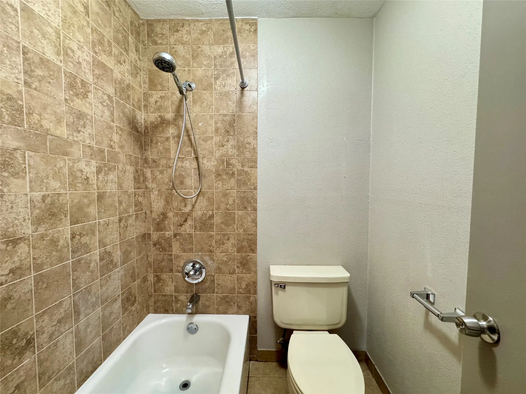 Condominium For Rent in Dallas County , 5981 Arapaho Road 303, Dallas, Texas 75248, 2 Bedroom, 2 Bathroom, Garage spaces, 995 Sqft, built in 1980, mls#21293069, Real Estate Agent in Dallas, Homes For Rent in Dallas county, Homes For Rent in Dallas, Realtor in Dallas Texas, Real Estate Brokerage Independent Realty Texas, Luminita Cordes Realtor