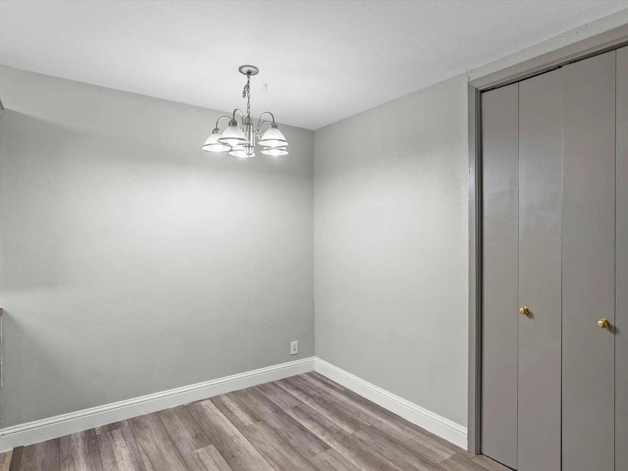 Condominium For Rent in Dallas County , 5981 Arapaho Road 303, Dallas, Texas 75248, 2 Bedroom, 2 Bathroom, Garage spaces, 995 Sqft, built in 1980, mls#21293069, Real Estate Agent in Dallas, Homes For Rent in Dallas county, Homes For Rent in Dallas, Realtor in Dallas Texas, Real Estate Brokerage Independent Realty Texas, Luminita Cordes Realtor