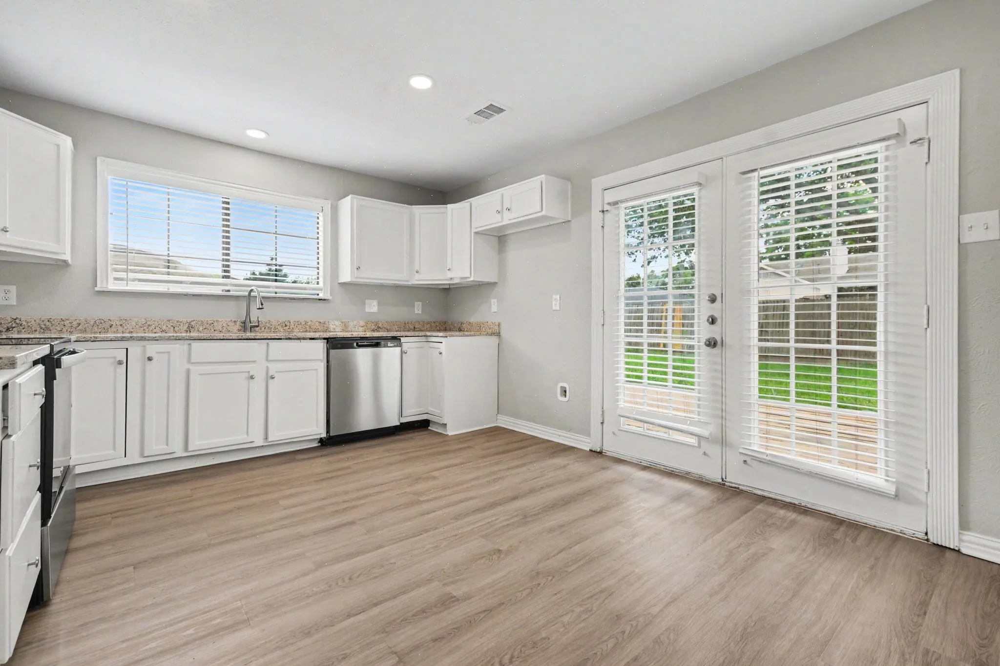Single Family Residence For Sale in Collin County , 4537 Miami Drive, Plano, Texas 75093, 5 Bedroom, 3 Bathroom, 2 Garage spaces, 2,254 Sqft, built in 1981, mls#21292094, Real Estate Agent in Plano, Homes For Sale in Collin county, Homes For Sale in Plano, Realtor in Plano Texas, Real Estate Brokerage Independent Realty Texas, Luminita Cordes Realtor