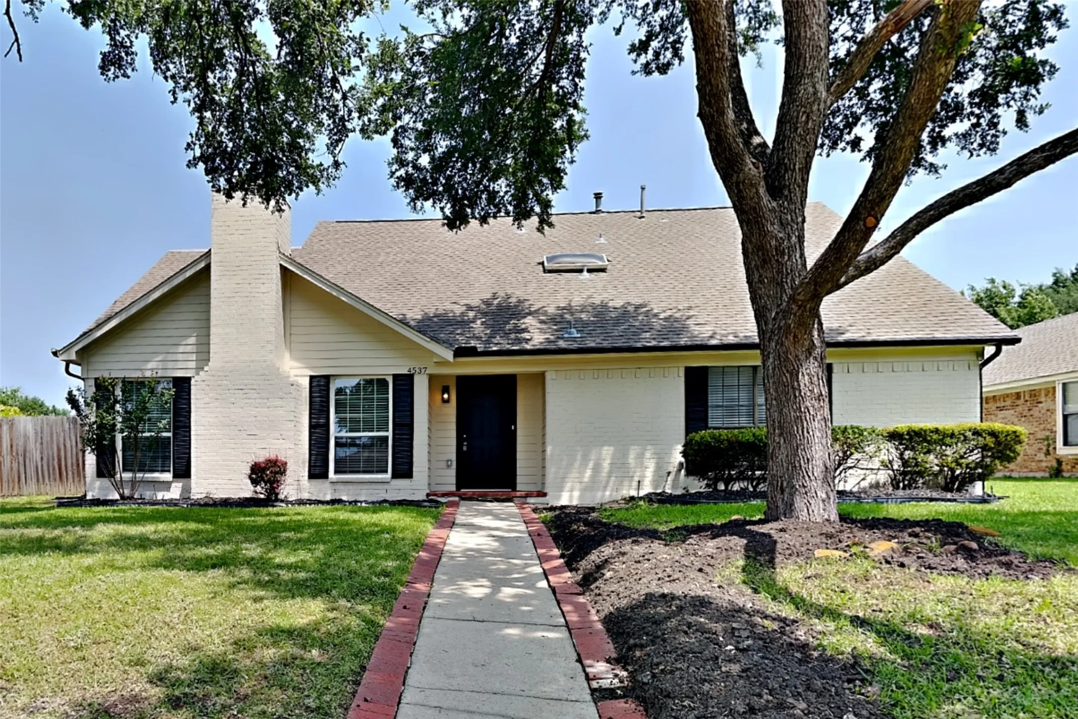 Single Family Residence For Sale in Collin County , 4537 Miami Drive, Plano, Texas 75093, 5 Bedroom, 3 Bathroom, 2 Garage spaces, 2,254 Sqft, built in 1981, mls#21292094, Real Estate Agent in Plano, Homes For Sale in Collin county, Homes For Sale in Plano, Realtor in Plano Texas, Real Estate Brokerage Independent Realty Texas, Luminita Cordes Realtor
