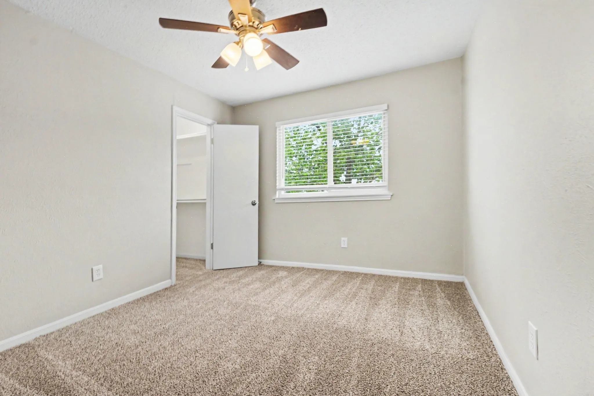 Single Family Residence For Sale in Collin County , 4537 Miami Drive, Plano, Texas 75093, 5 Bedroom, 3 Bathroom, 2 Garage spaces, 2,254 Sqft, built in 1981, mls#21292094, Real Estate Agent in Plano, Homes For Sale in Collin county, Homes For Sale in Plano, Realtor in Plano Texas, Real Estate Brokerage Independent Realty Texas, Luminita Cordes Realtor