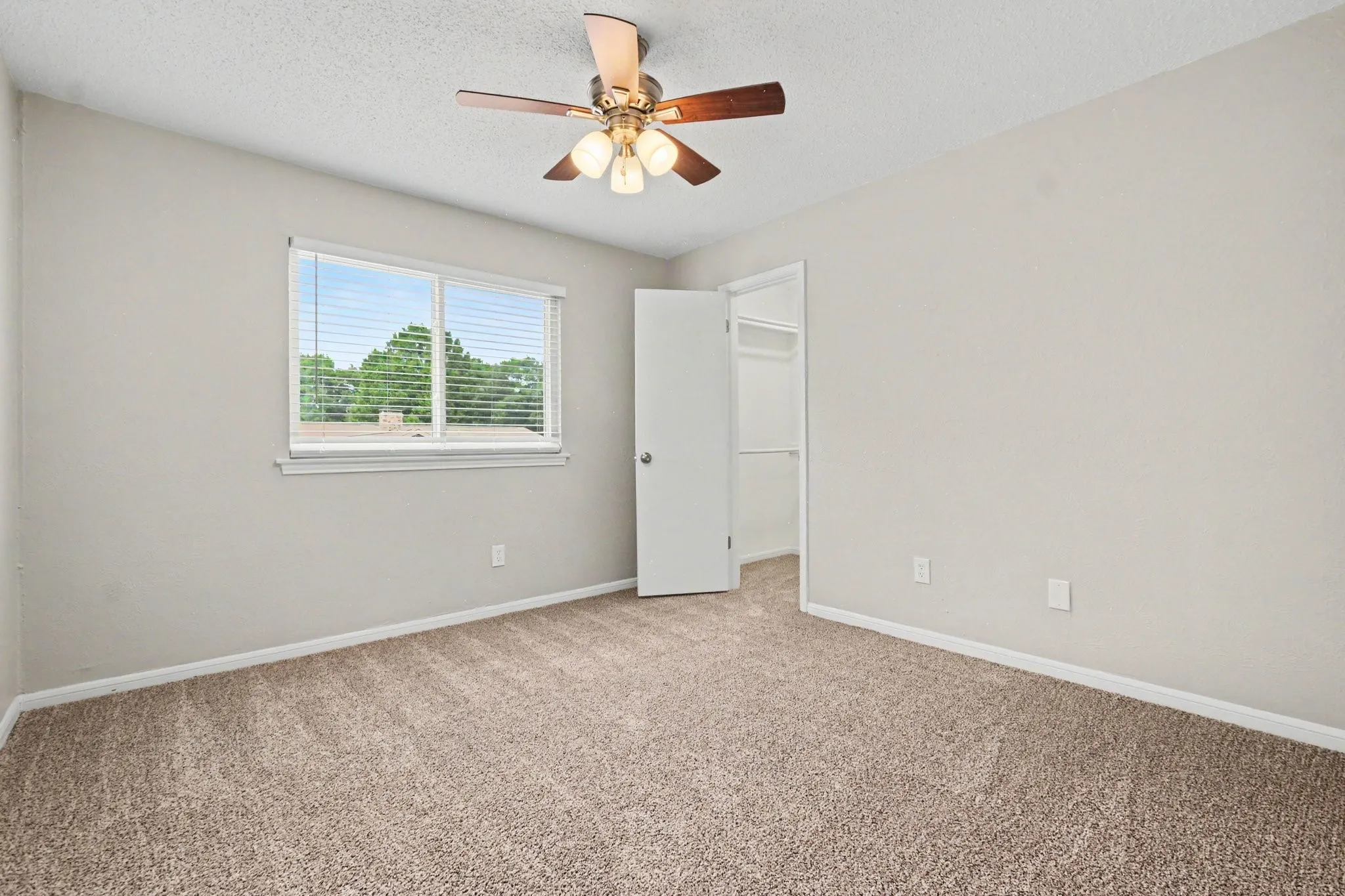 Single Family Residence For Sale in Collin County , 4537 Miami Drive, Plano, Texas 75093, 5 Bedroom, 3 Bathroom, 2 Garage spaces, 2,254 Sqft, built in 1981, mls#21292094, Real Estate Agent in Plano, Homes For Sale in Collin county, Homes For Sale in Plano, Realtor in Plano Texas, Real Estate Brokerage Independent Realty Texas, Luminita Cordes Realtor