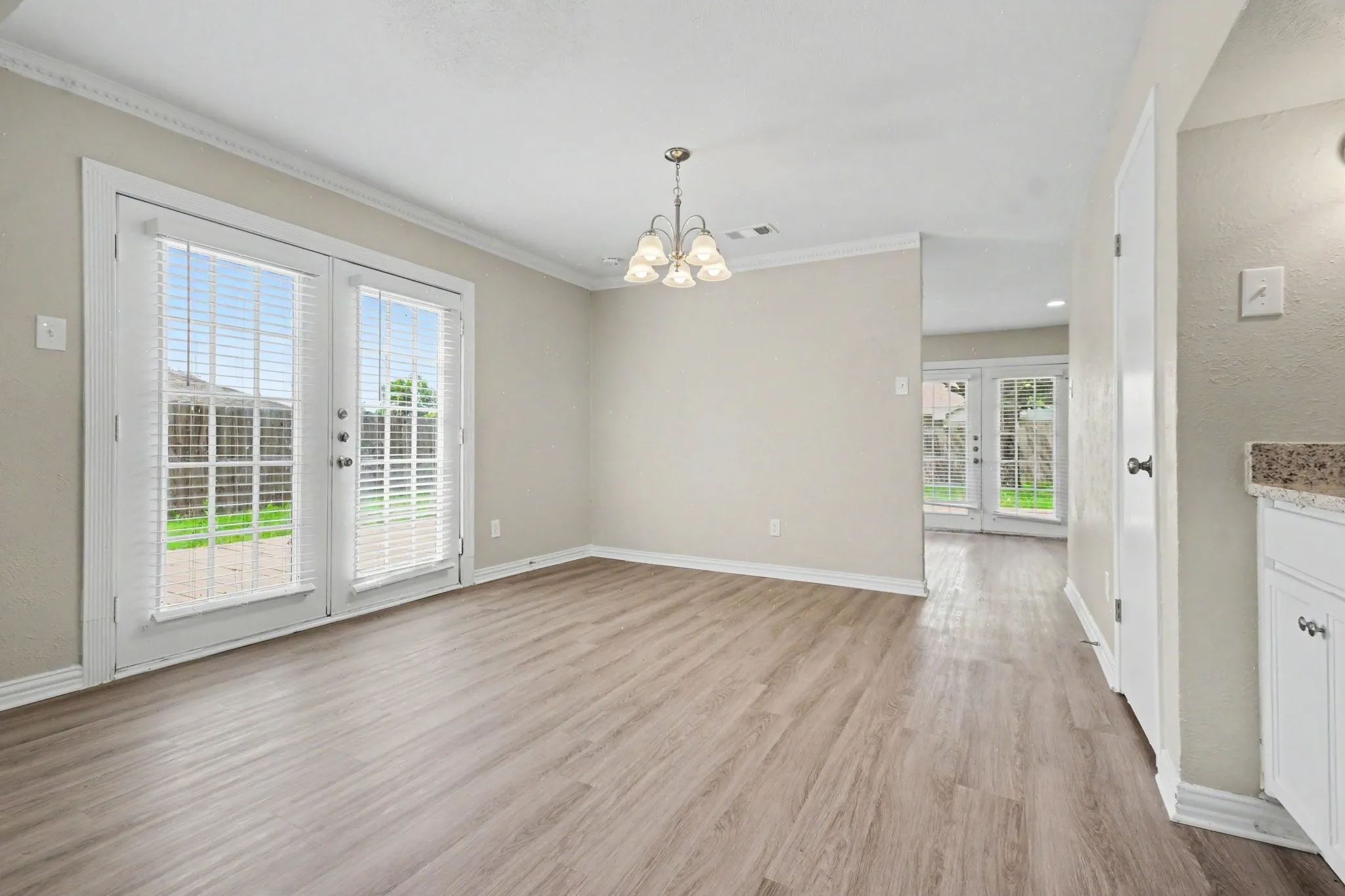 Single Family Residence For Sale in Collin County , 4537 Miami Drive, Plano, Texas 75093, 5 Bedroom, 3 Bathroom, 2 Garage spaces, 2,254 Sqft, built in 1981, mls#21292094, Real Estate Agent in Plano, Homes For Sale in Collin county, Homes For Sale in Plano, Realtor in Plano Texas, Real Estate Brokerage Independent Realty Texas, Luminita Cordes Realtor