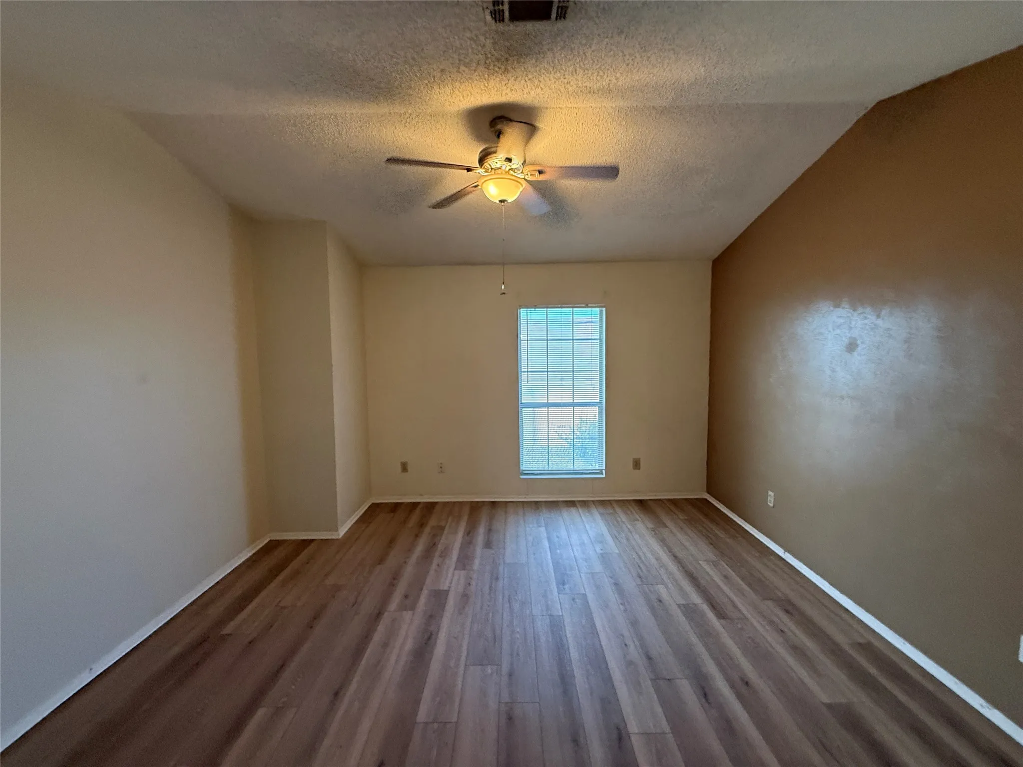Condominium For Rent in Dallas County , 701 Lee Street 2A, Mesquite, Texas 75149, 2 Bedroom, 2 Bathroom, Garage spaces, 1,073 Sqft, built in 1984, mls#21293077, Real Estate Agent in Mesquite, Homes For Rent in Dallas county, Homes For Rent in Mesquite, Realtor in Mesquite Texas, Real Estate Brokerage Independent Realty Texas, Luminita Cordes Realtor