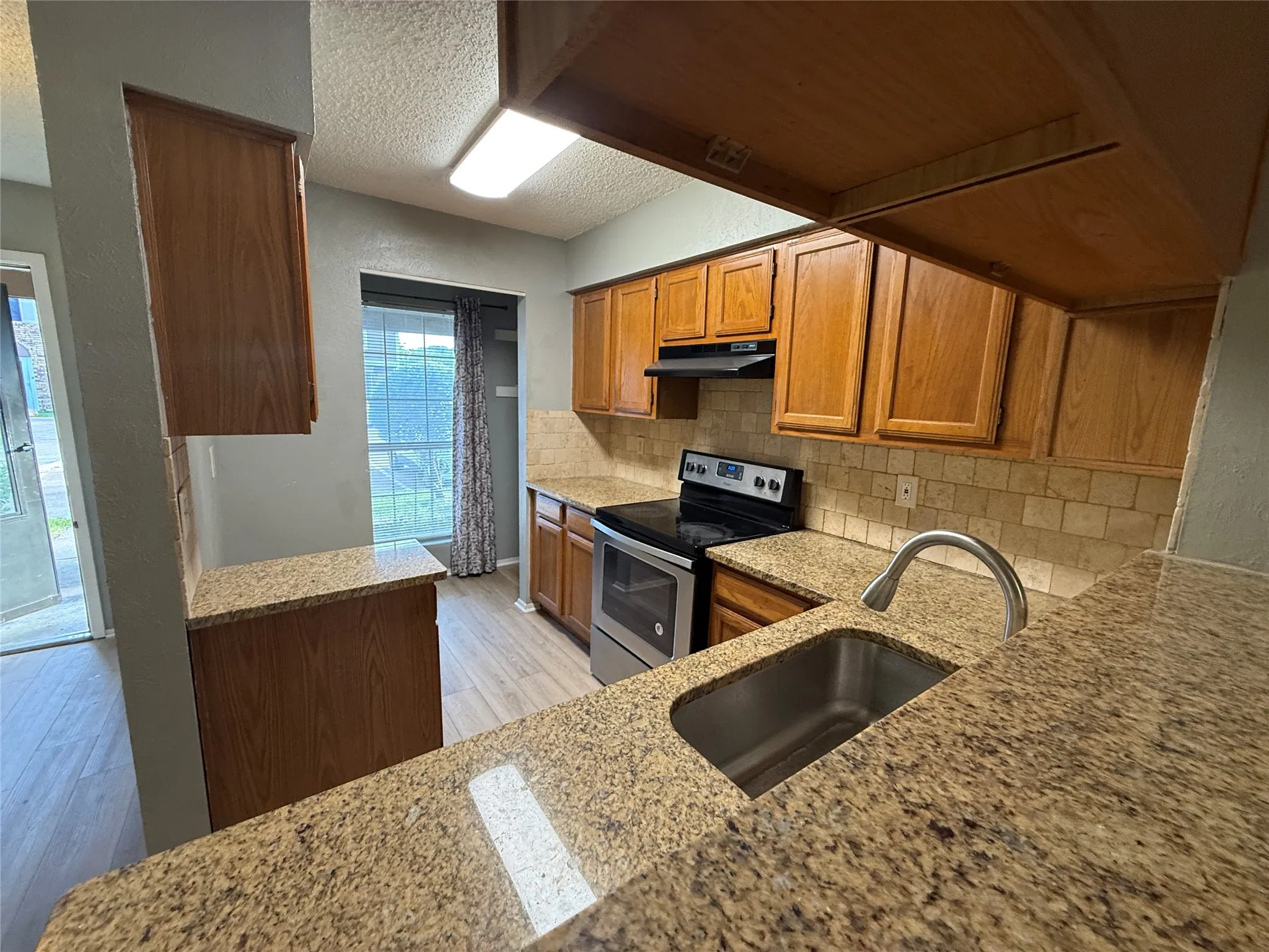 Condominium For Rent in Dallas County , 701 Lee Street 2A, Mesquite, Texas 75149, 2 Bedroom, 2 Bathroom, Garage spaces, 1,073 Sqft, built in 1984, mls#21293077, Real Estate Agent in Mesquite, Homes For Rent in Dallas county, Homes For Rent in Mesquite, Realtor in Mesquite Texas, Real Estate Brokerage Independent Realty Texas, Luminita Cordes Realtor