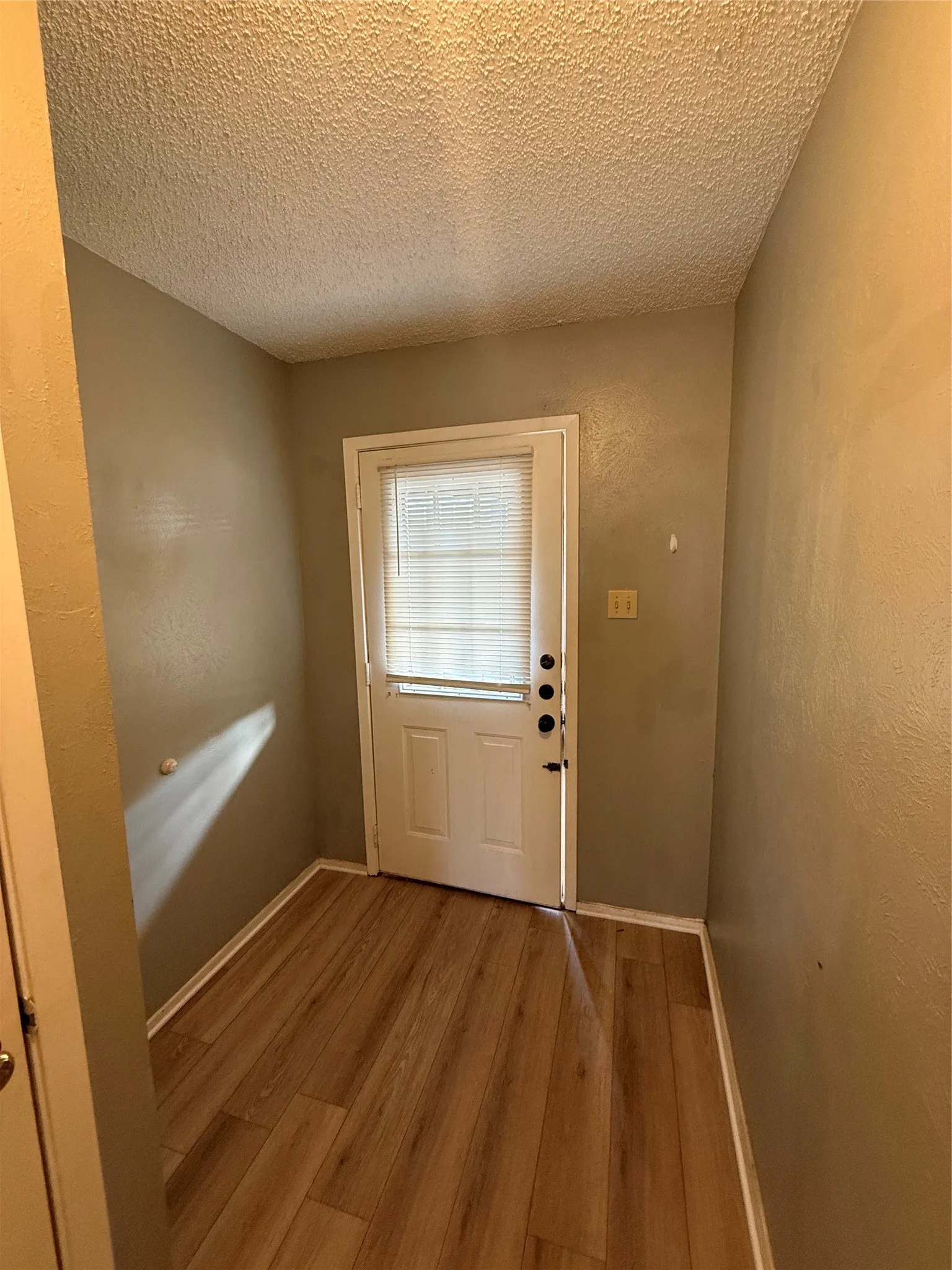 Condominium For Rent in Dallas County , 701 Lee Street 2A, Mesquite, Texas 75149, 2 Bedroom, 2 Bathroom, Garage spaces, 1,073 Sqft, built in 1984, mls#21293077, Real Estate Agent in Mesquite, Homes For Rent in Dallas county, Homes For Rent in Mesquite, Realtor in Mesquite Texas, Real Estate Brokerage Independent Realty Texas, Luminita Cordes Realtor