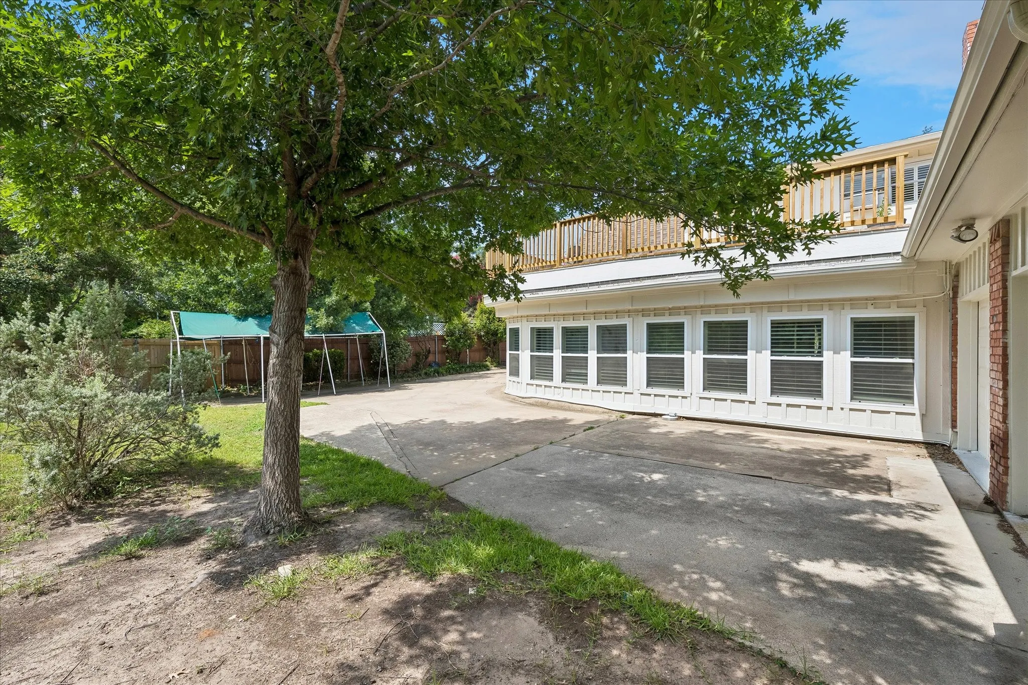 Single Family Residence For Sale in Tarrant County , 4204 Biscayne Drive, Haltom City, Texas 76117, 4 Bedroom, 4 Bathroom, 2 Garage spaces, 3,136 Sqft, built in 1966, mls#21290602, Real Estate Agent in Haltom City, Homes For Sale in Tarrant county, Homes For Sale in Haltom City, Realtor in Haltom City Texas, Real Estate Brokerage Independent Realty Texas, Luminita Cordes Realtor
