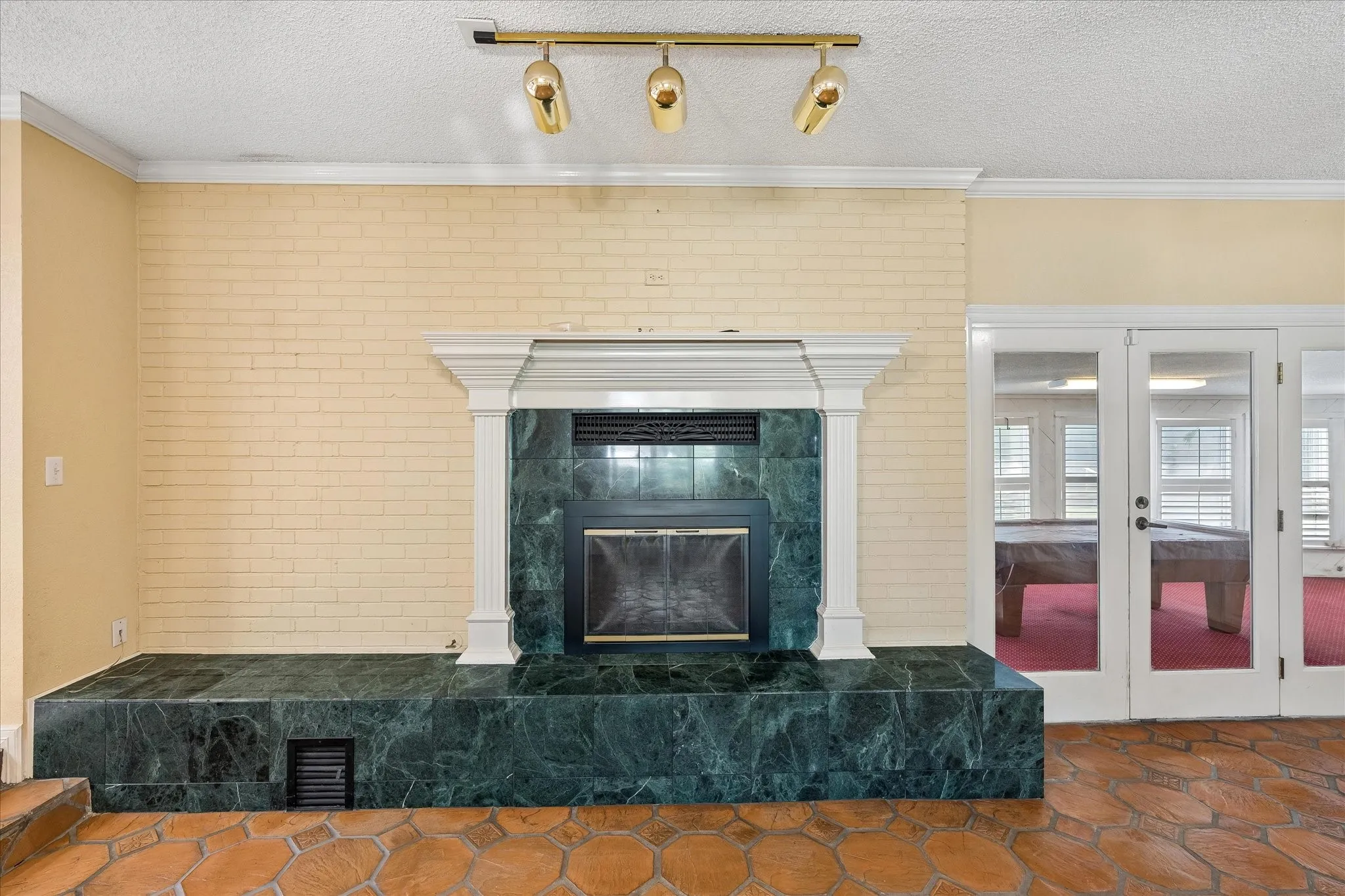 Single Family Residence For Sale in Tarrant County , 4204 Biscayne Drive, Haltom City, Texas 76117, 4 Bedroom, 4 Bathroom, 2 Garage spaces, 3,136 Sqft, built in 1966, mls#21290602, Real Estate Agent in Haltom City, Homes For Sale in Tarrant county, Homes For Sale in Haltom City, Realtor in Haltom City Texas, Real Estate Brokerage Independent Realty Texas, Luminita Cordes Realtor