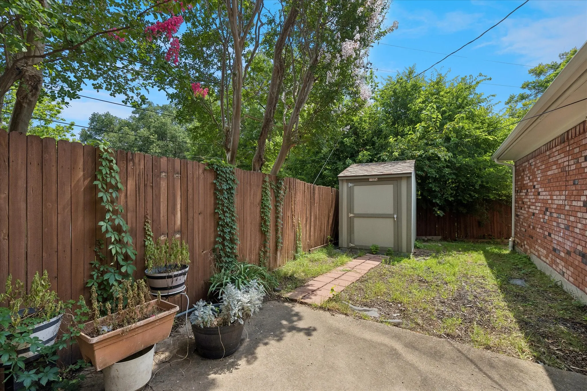 Single Family Residence For Sale in Tarrant County , 4204 Biscayne Drive, Haltom City, Texas 76117, 4 Bedroom, 4 Bathroom, 2 Garage spaces, 3,136 Sqft, built in 1966, mls#21290602, Real Estate Agent in Haltom City, Homes For Sale in Tarrant county, Homes For Sale in Haltom City, Realtor in Haltom City Texas, Real Estate Brokerage Independent Realty Texas, Luminita Cordes Realtor