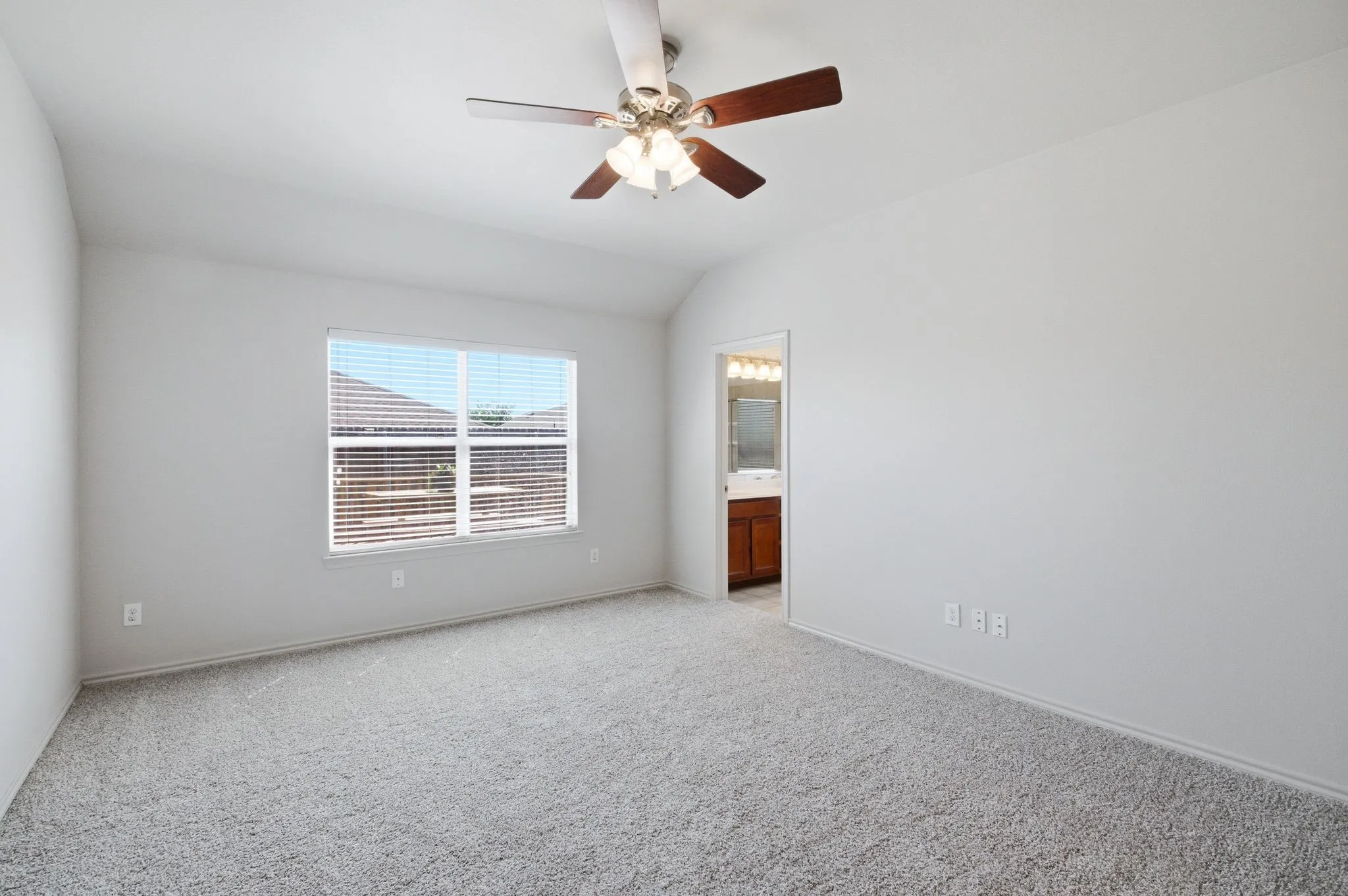 Single Family Residence For Sale in Collin County , 3037 Winding Meadow Trail, Princeton, Texas 75407, 3 Bedroom, 2 Bathroom, 2 Garage spaces, 2,059 Sqft, built in 2008, mls#21292820, Real Estate Agent in Princeton, Homes For Sale in Collin county, Homes For Sale in Princeton, Realtor in Princeton Texas, Real Estate Brokerage Independent Realty Texas, Luminita Cordes Realtor