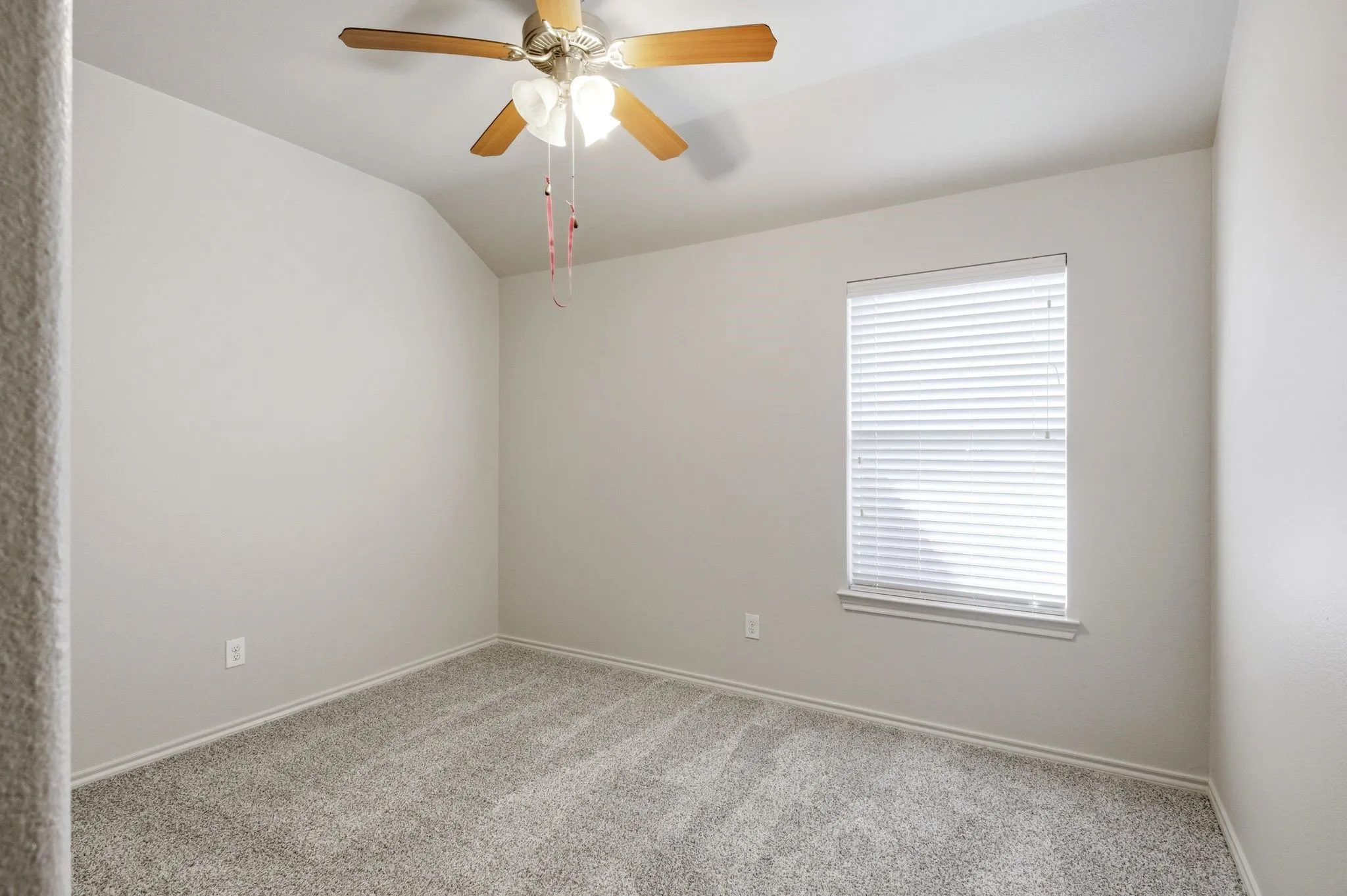 Single Family Residence For Sale in Collin County , 3037 Winding Meadow Trail, Princeton, Texas 75407, 3 Bedroom, 2 Bathroom, 2 Garage spaces, 2,059 Sqft, built in 2008, mls#21292820, Real Estate Agent in Princeton, Homes For Sale in Collin county, Homes For Sale in Princeton, Realtor in Princeton Texas, Real Estate Brokerage Independent Realty Texas, Luminita Cordes Realtor