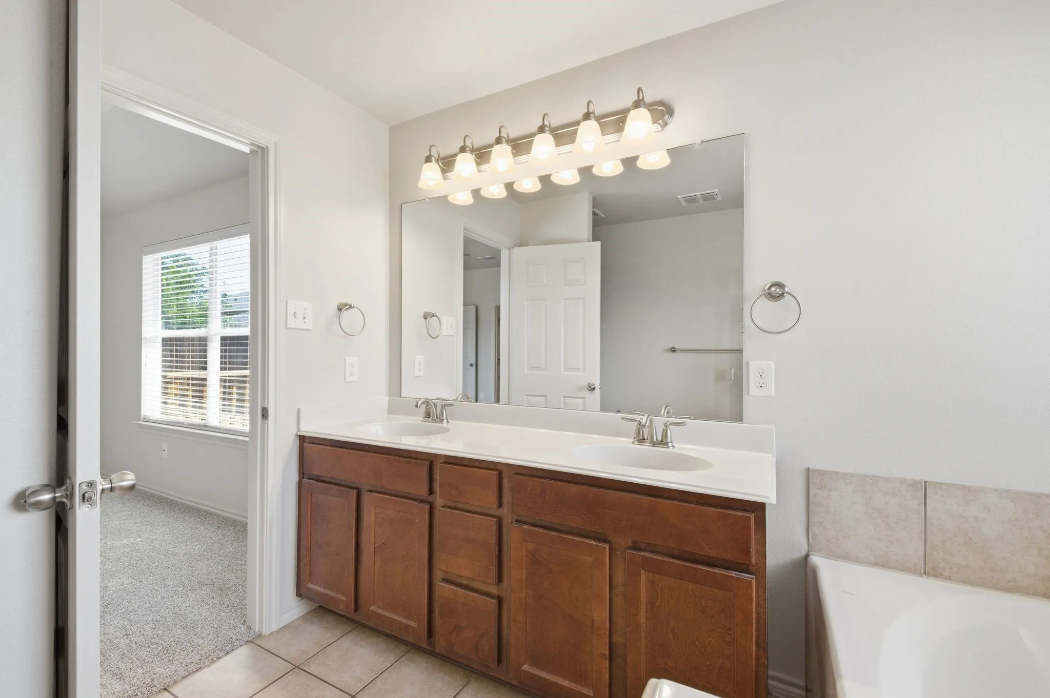 Single Family Residence For Sale in Collin County , 3037 Winding Meadow Trail, Princeton, Texas 75407, 3 Bedroom, 2 Bathroom, 2 Garage spaces, 2,059 Sqft, built in 2008, mls#21292820, Real Estate Agent in Princeton, Homes For Sale in Collin county, Homes For Sale in Princeton, Realtor in Princeton Texas, Real Estate Brokerage Independent Realty Texas, Luminita Cordes Realtor