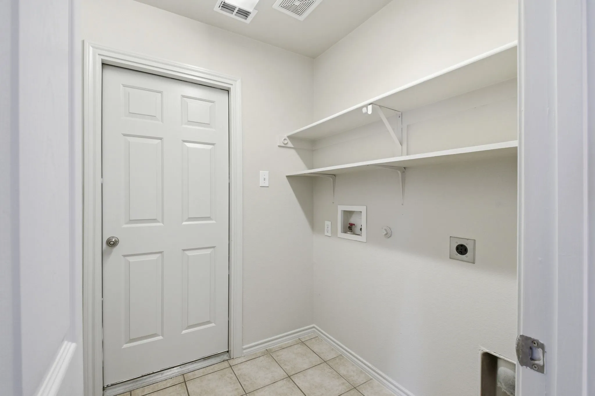 Single Family Residence For Sale in Collin County , 3037 Winding Meadow Trail, Princeton, Texas 75407, 3 Bedroom, 2 Bathroom, 2 Garage spaces, 2,059 Sqft, built in 2008, mls#21292820, Real Estate Agent in Princeton, Homes For Sale in Collin county, Homes For Sale in Princeton, Realtor in Princeton Texas, Real Estate Brokerage Independent Realty Texas, Luminita Cordes Realtor