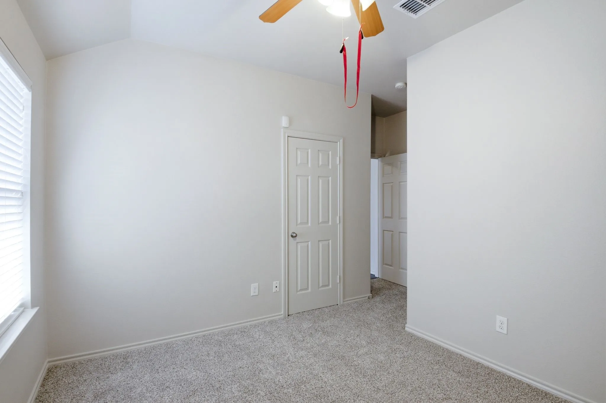 Single Family Residence For Sale in Collin County , 3037 Winding Meadow Trail, Princeton, Texas 75407, 3 Bedroom, 2 Bathroom, 2 Garage spaces, 2,059 Sqft, built in 2008, mls#21292820, Real Estate Agent in Princeton, Homes For Sale in Collin county, Homes For Sale in Princeton, Realtor in Princeton Texas, Real Estate Brokerage Independent Realty Texas, Luminita Cordes Realtor