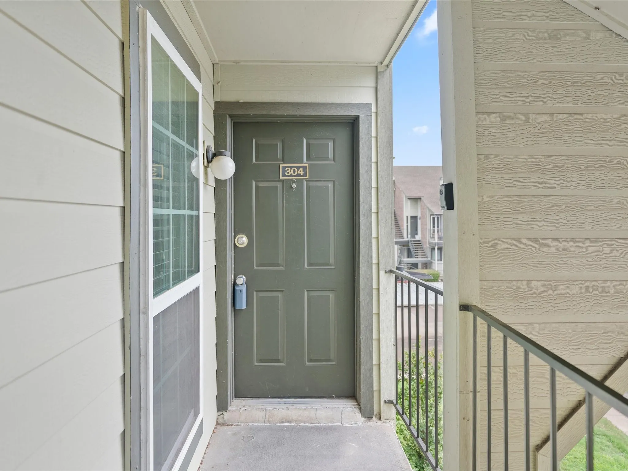Condominium For Rent in Dallas County , 5981 Arapaho Road 304, Dallas, Texas 75248, 2 Bedroom, 2 Bathroom, Garage spaces, 995 Sqft, built in 1980, mls#21293093, Real Estate Agent in Dallas, Homes For Rent in Dallas county, Homes For Rent in Dallas, Realtor in Dallas Texas, Real Estate Brokerage Independent Realty Texas, Luminita Cordes Realtor