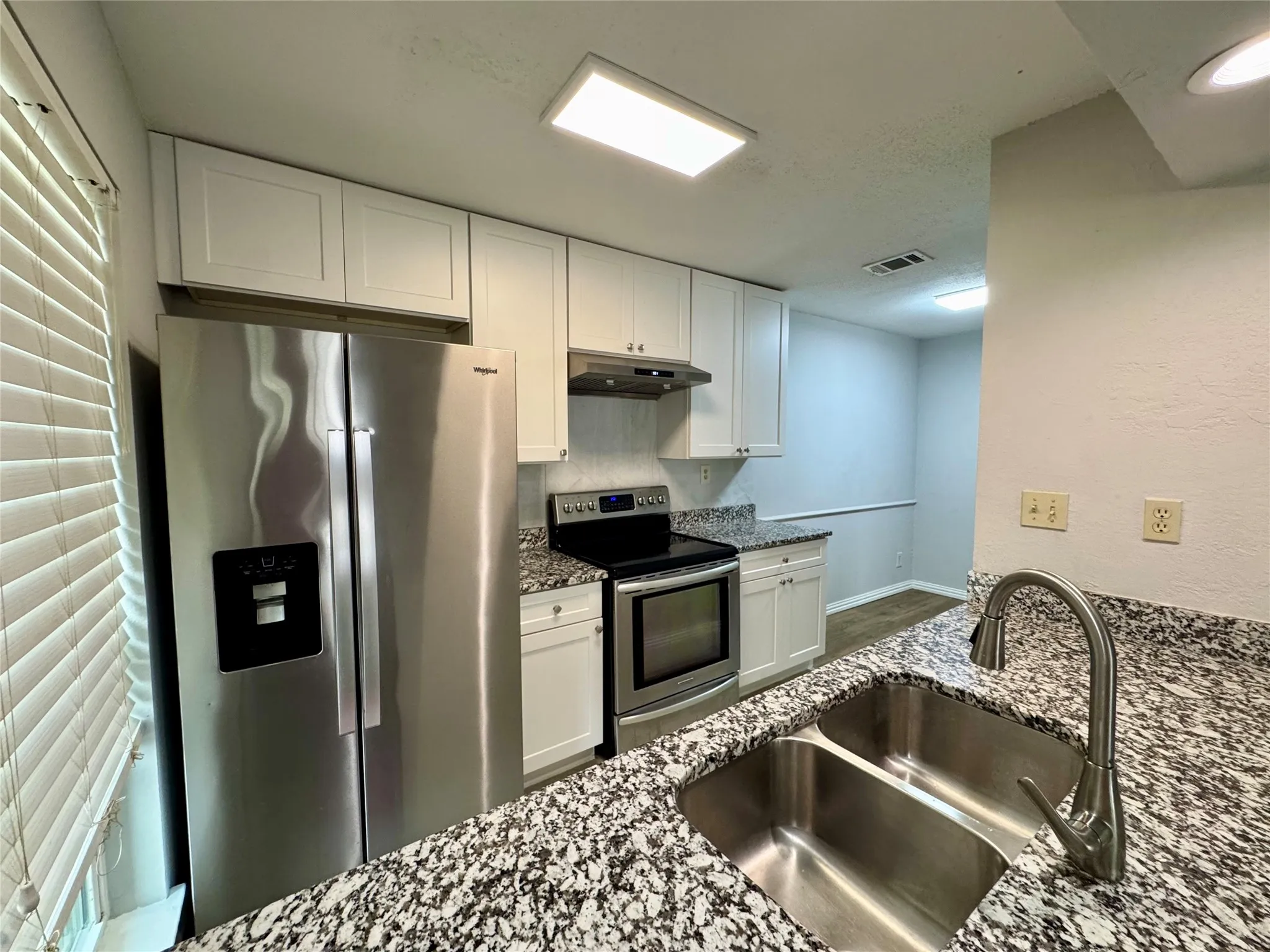Condominium For Rent in Dallas County , 5981 Arapaho Road 304, Dallas, Texas 75248, 2 Bedroom, 2 Bathroom, Garage spaces, 995 Sqft, built in 1980, mls#21293093, Real Estate Agent in Dallas, Homes For Rent in Dallas county, Homes For Rent in Dallas, Realtor in Dallas Texas, Real Estate Brokerage Independent Realty Texas, Luminita Cordes Realtor