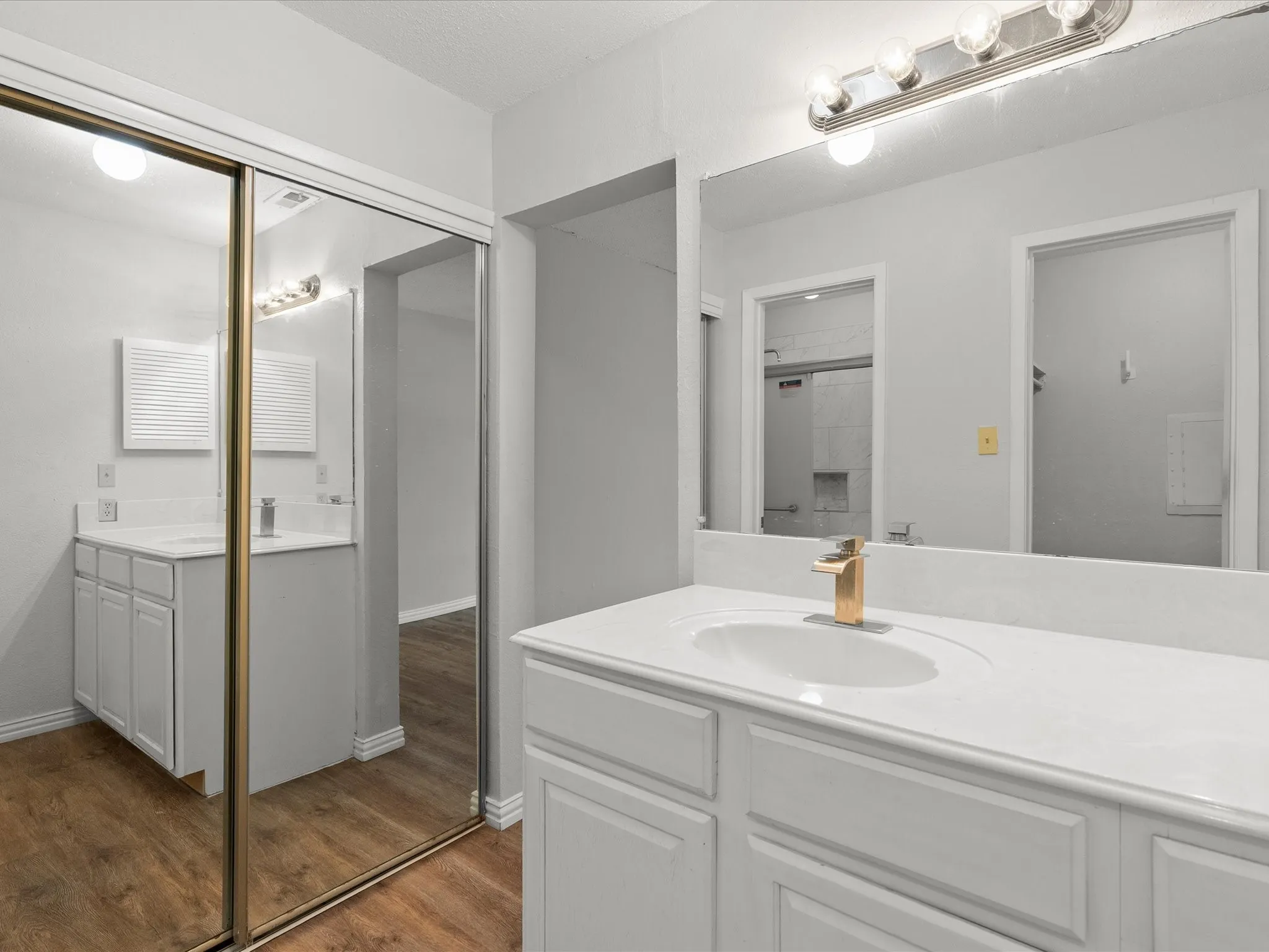 Condominium For Rent in Dallas County , 5981 Arapaho Road 304, Dallas, Texas 75248, 2 Bedroom, 2 Bathroom, Garage spaces, 995 Sqft, built in 1980, mls#21293093, Real Estate Agent in Dallas, Homes For Rent in Dallas county, Homes For Rent in Dallas, Realtor in Dallas Texas, Real Estate Brokerage Independent Realty Texas, Luminita Cordes Realtor