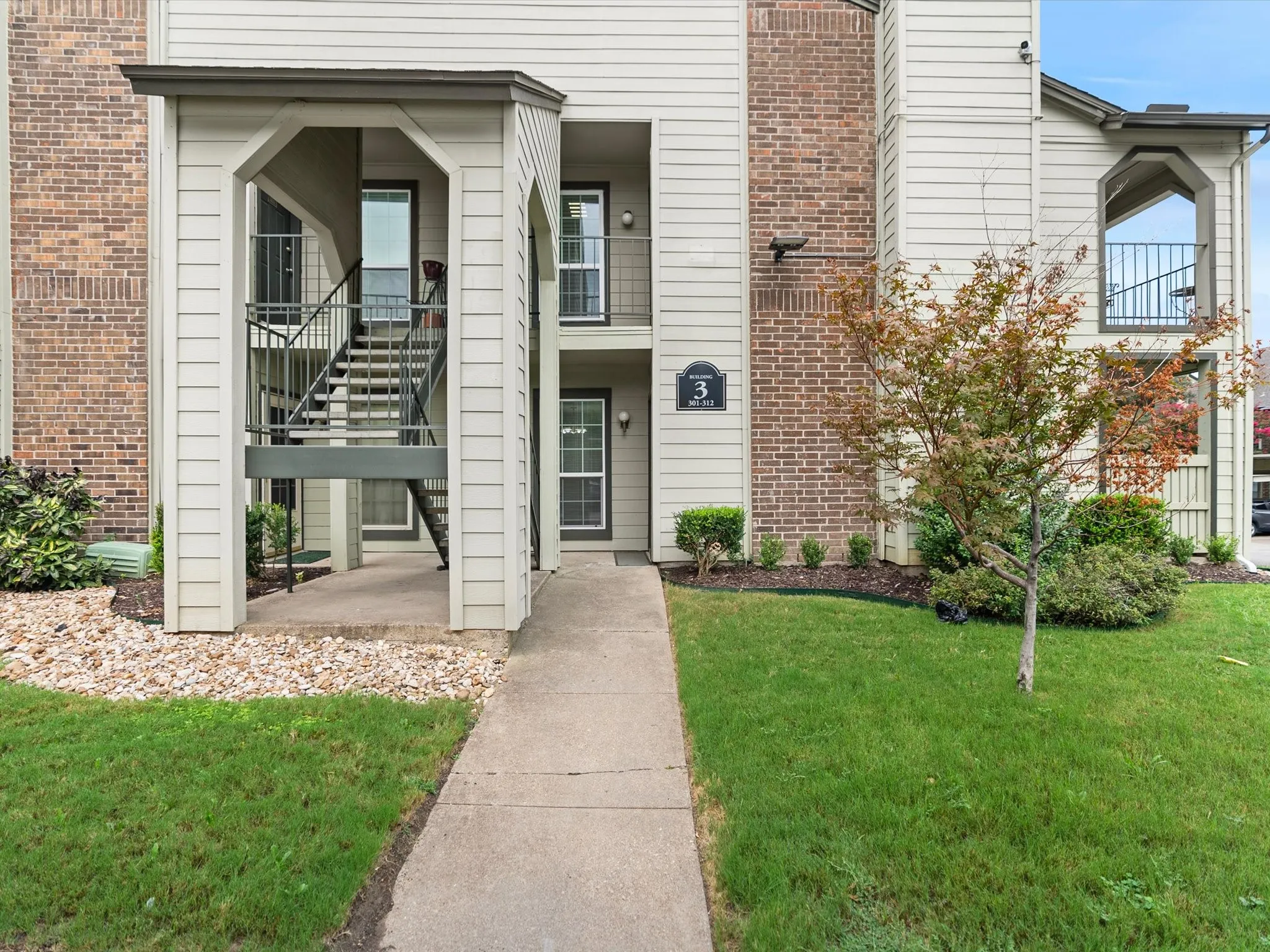 Condominium For Rent in Dallas County , 5981 Arapaho Road 304, Dallas, Texas 75248, 2 Bedroom, 2 Bathroom, Garage spaces, 995 Sqft, built in 1980, mls#21293093, Real Estate Agent in Dallas, Homes For Rent in Dallas county, Homes For Rent in Dallas, Realtor in Dallas Texas, Real Estate Brokerage Independent Realty Texas, Luminita Cordes Realtor