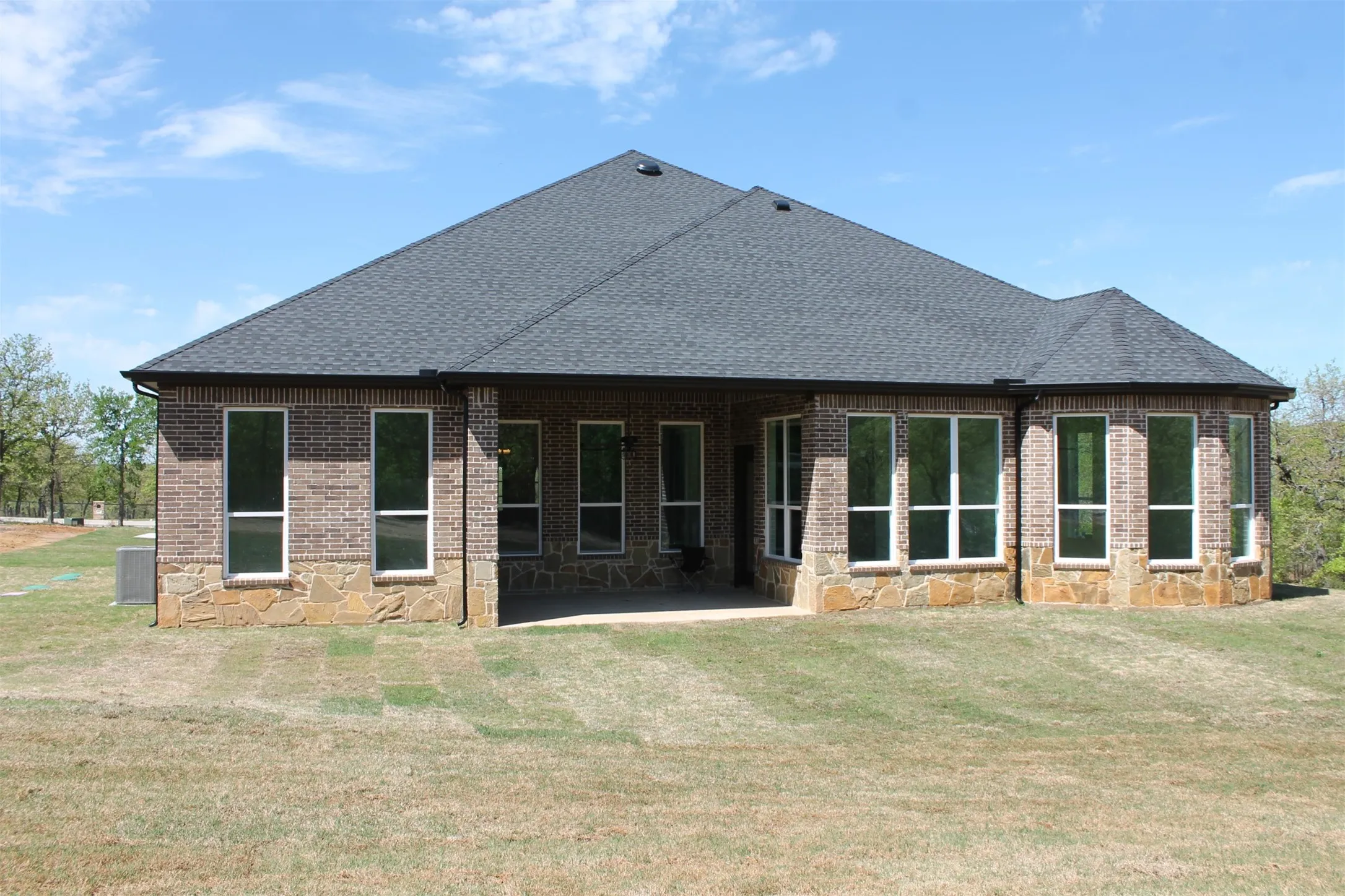Single Family Residence For Sale in Wise County , 162 Sunset Bay Pointe Court, Chico, Texas 76431, 4 Bedroom, 3 Bathroom, 2 Garage spaces, 3,581 Sqft, built in 2022, mls#21293075, Real Estate Agent in Chico, Homes For Sale in Wise county, Homes For Sale in Chico, Realtor in Chico Texas, Real Estate Brokerage Independent Realty Texas, Luminita Cordes Realtor