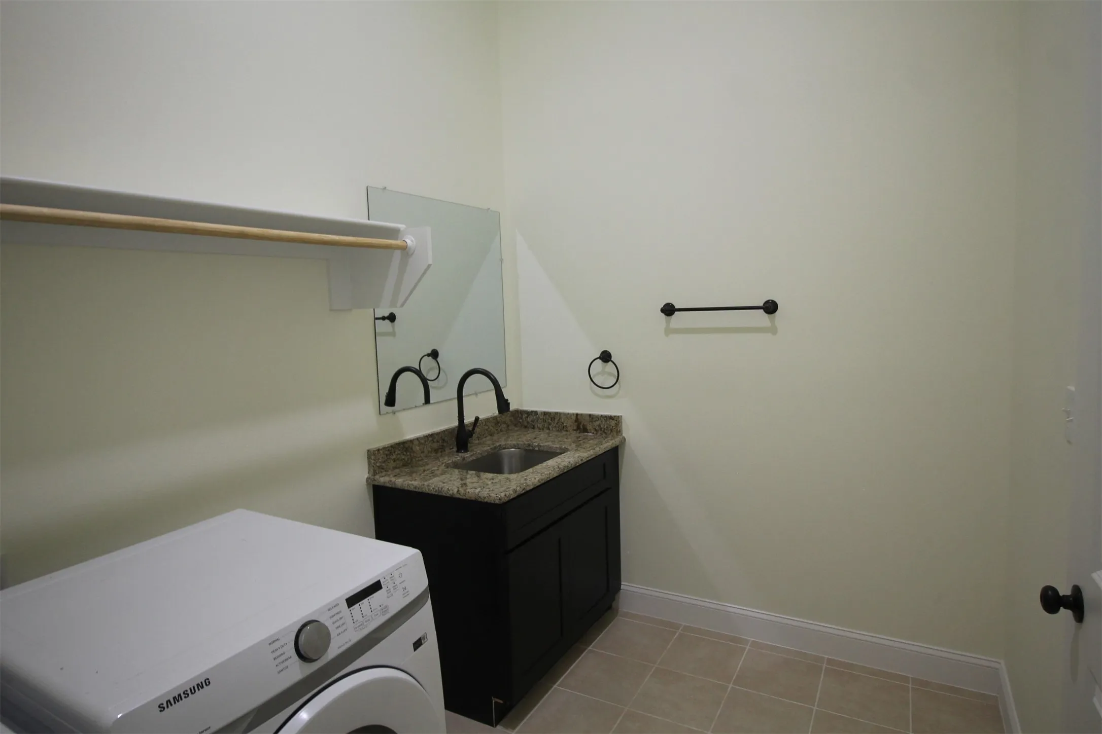 Single Family Residence For Sale in Wise County , 162 Sunset Bay Pointe Court, Chico, Texas 76431, 4 Bedroom, 3 Bathroom, 2 Garage spaces, 3,581 Sqft, built in 2022, mls#21293075, Real Estate Agent in Chico, Homes For Sale in Wise county, Homes For Sale in Chico, Realtor in Chico Texas, Real Estate Brokerage Independent Realty Texas, Luminita Cordes Realtor