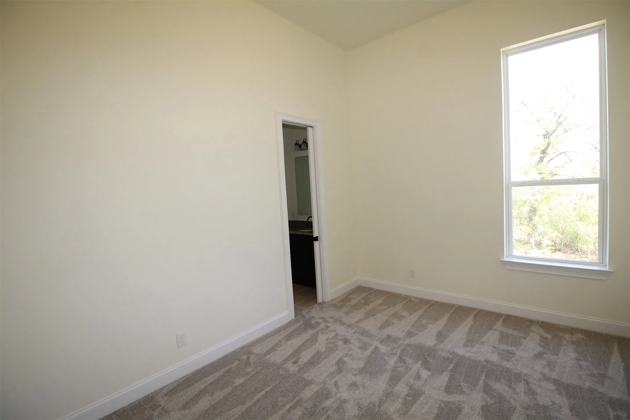 Single Family Residence For Sale in Wise County , 162 Sunset Bay Pointe Court, Chico, Texas 76431, 4 Bedroom, 3 Bathroom, 2 Garage spaces, 3,581 Sqft, built in 2022, mls#21293075, Real Estate Agent in Chico, Homes For Sale in Wise county, Homes For Sale in Chico, Realtor in Chico Texas, Real Estate Brokerage Independent Realty Texas, Luminita Cordes Realtor