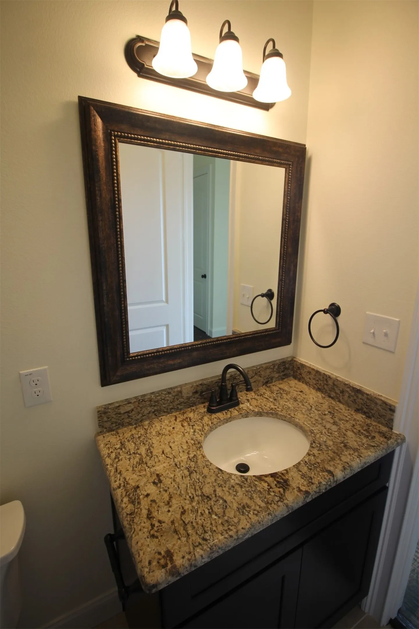 Single Family Residence For Sale in Wise County , 162 Sunset Bay Pointe Court, Chico, Texas 76431, 4 Bedroom, 3 Bathroom, 2 Garage spaces, 3,581 Sqft, built in 2022, mls#21293075, Real Estate Agent in Chico, Homes For Sale in Wise county, Homes For Sale in Chico, Realtor in Chico Texas, Real Estate Brokerage Independent Realty Texas, Luminita Cordes Realtor
