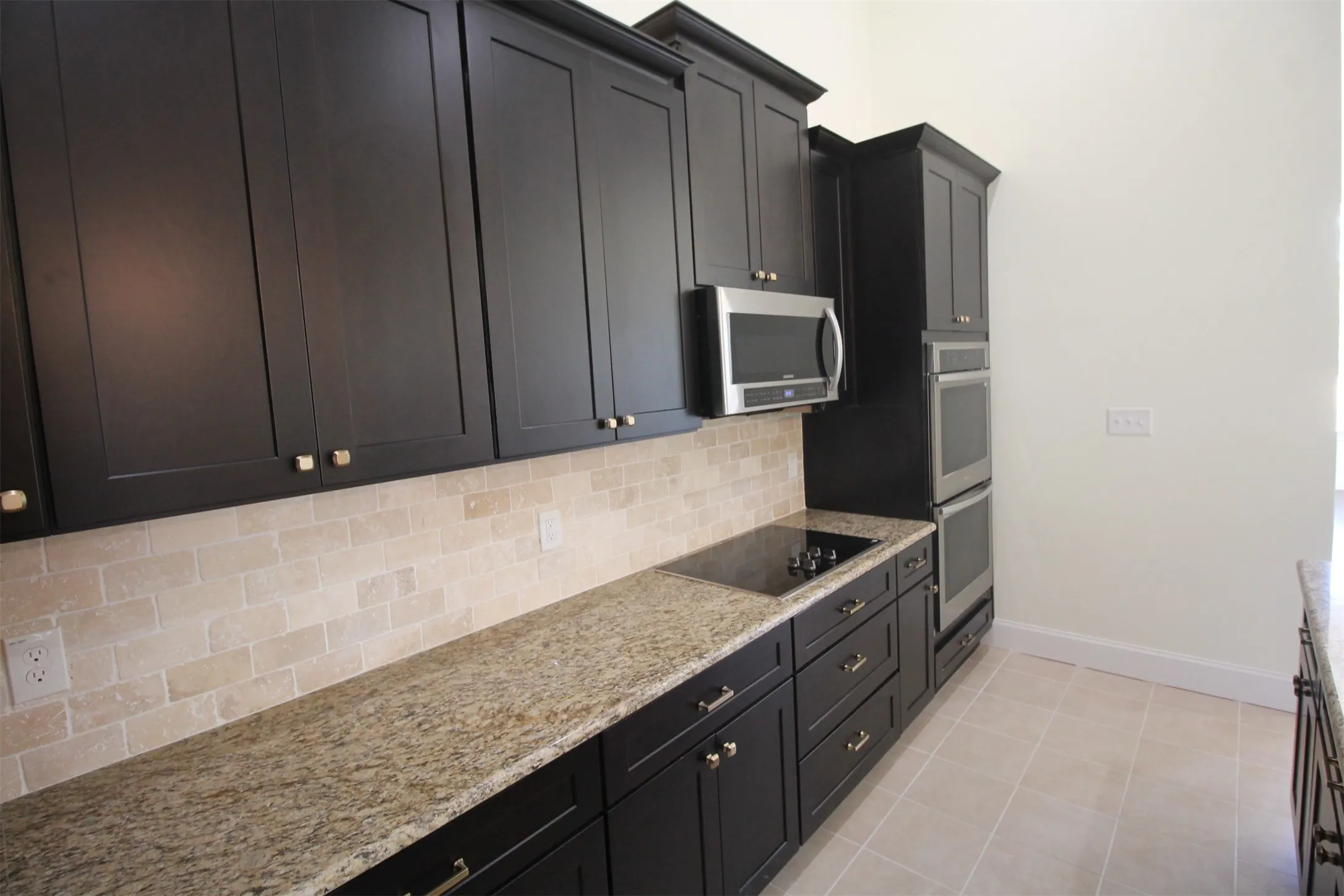 Single Family Residence For Sale in Wise County , 162 Sunset Bay Pointe Court, Chico, Texas 76431, 4 Bedroom, 3 Bathroom, 2 Garage spaces, 3,581 Sqft, built in 2022, mls#21293075, Real Estate Agent in Chico, Homes For Sale in Wise county, Homes For Sale in Chico, Realtor in Chico Texas, Real Estate Brokerage Independent Realty Texas, Luminita Cordes Realtor