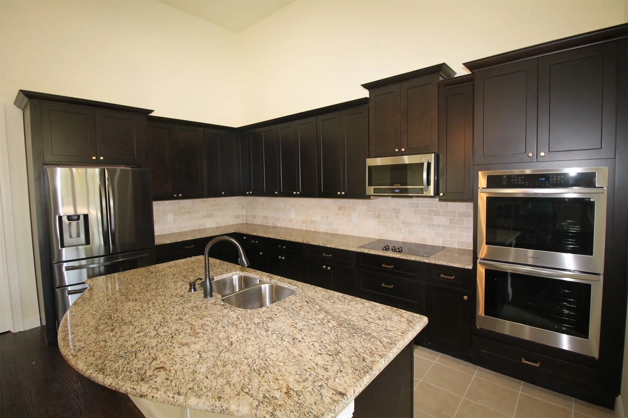 Single Family Residence For Sale in Wise County , 162 Sunset Bay Pointe Court, Chico, Texas 76431, 4 Bedroom, 3 Bathroom, 2 Garage spaces, 3,581 Sqft, built in 2022, mls#21293075, Real Estate Agent in Chico, Homes For Sale in Wise county, Homes For Sale in Chico, Realtor in Chico Texas, Real Estate Brokerage Independent Realty Texas, Luminita Cordes Realtor