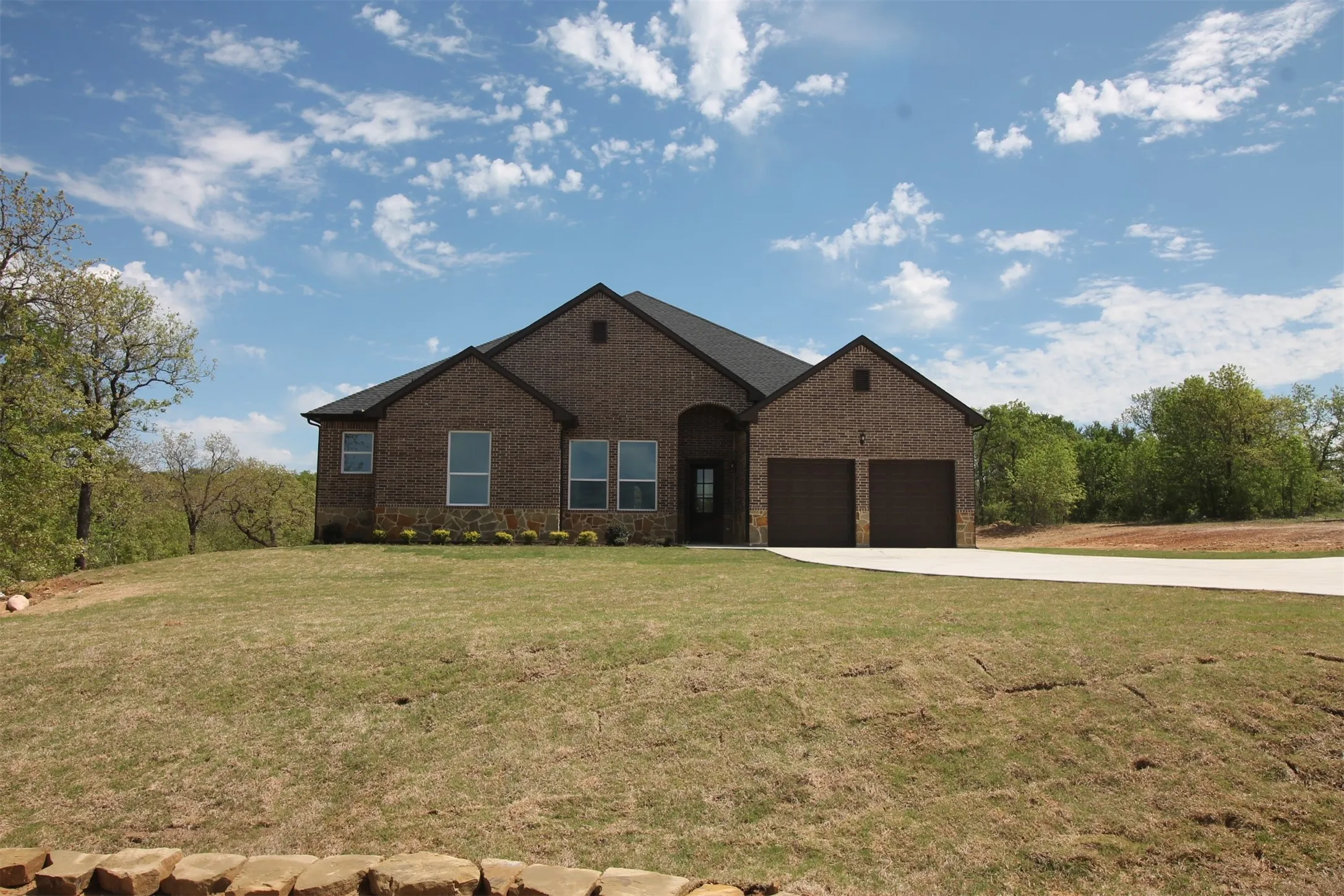 Single Family Residence For Sale in Wise County , 162 Sunset Bay Pointe Court, Chico, Texas 76431, 4 Bedroom, 3 Bathroom, 2 Garage spaces, 3,581 Sqft, built in 2022, mls#21293075, Real Estate Agent in Chico, Homes For Sale in Wise county, Homes For Sale in Chico, Realtor in Chico Texas, Real Estate Brokerage Independent Realty Texas, Luminita Cordes Realtor