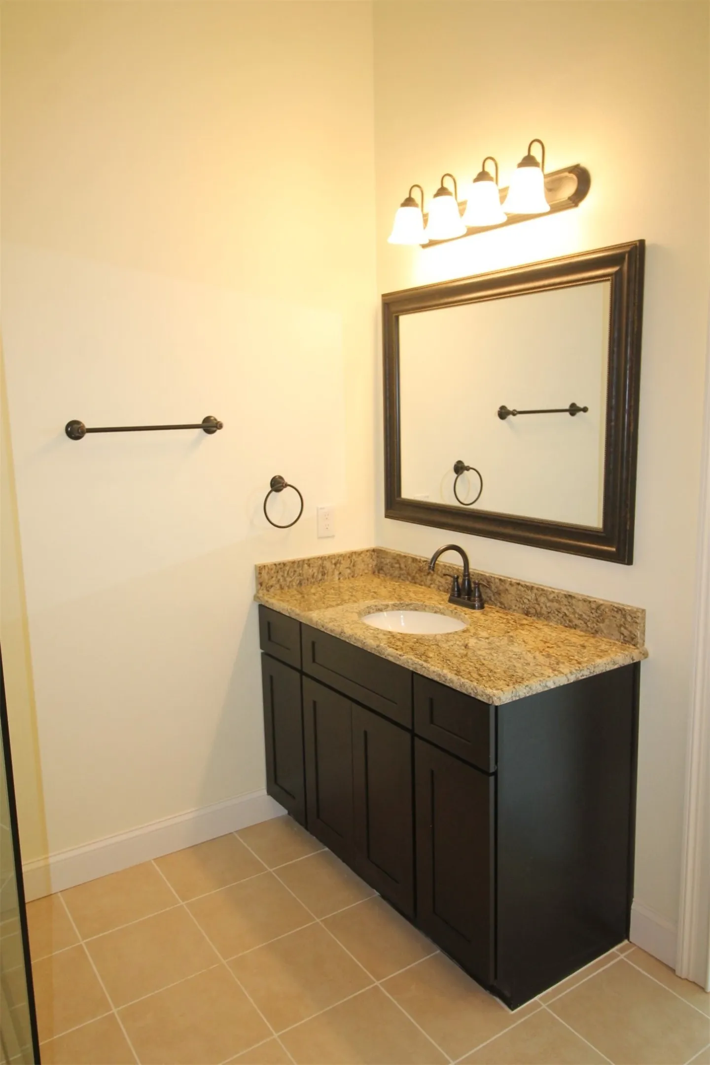 Single Family Residence For Sale in Wise County , 162 Sunset Bay Pointe Court, Chico, Texas 76431, 4 Bedroom, 3 Bathroom, 2 Garage spaces, 3,581 Sqft, built in 2022, mls#21293075, Real Estate Agent in Chico, Homes For Sale in Wise county, Homes For Sale in Chico, Realtor in Chico Texas, Real Estate Brokerage Independent Realty Texas, Luminita Cordes Realtor