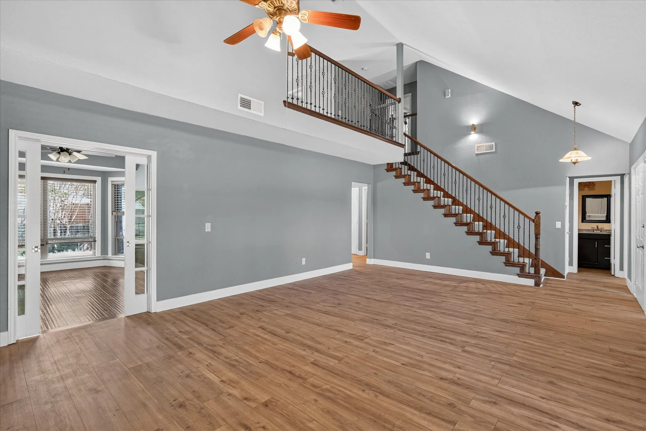 Single Family Residence For Sale in Denton County , 2117 Lavaca Trail, Carrollton, Texas 75010, 3 Bedroom, 3 Bathroom, 2 Garage spaces, 2,271 Sqft, built in 1985, mls#21291865, Real Estate Agent in Carrollton, Homes For Sale in Denton county, Homes For Sale in Carrollton, Realtor in Carrollton Texas, Real Estate Brokerage Independent Realty Texas, Luminita Cordes Realtor