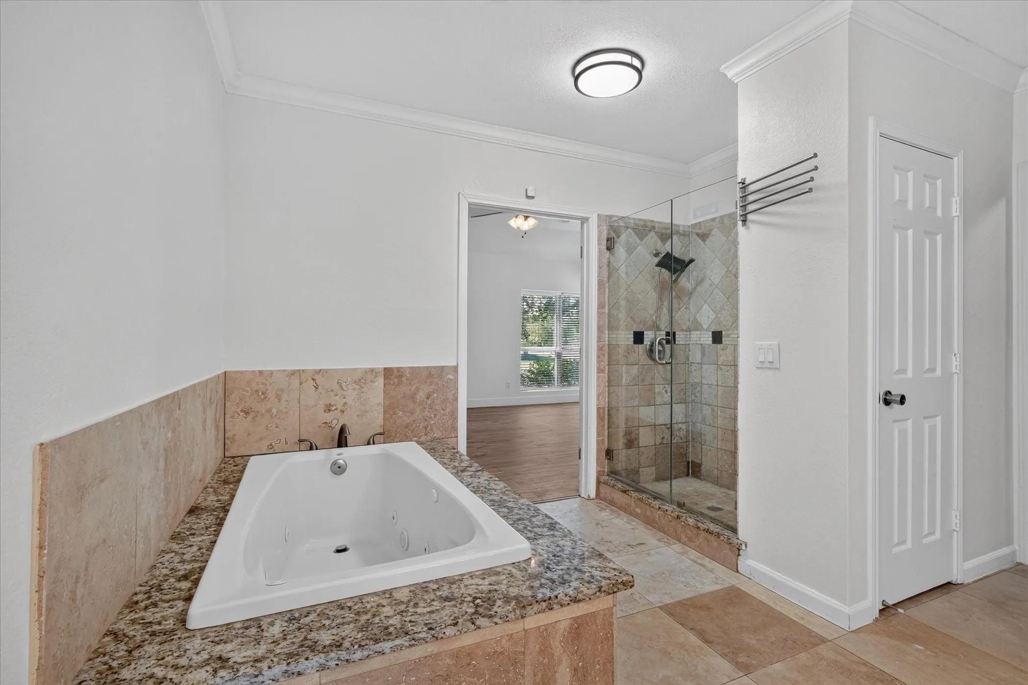 Single Family Residence For Sale in Denton County , 2117 Lavaca Trail, Carrollton, Texas 75010, 3 Bedroom, 3 Bathroom, 2 Garage spaces, 2,271 Sqft, built in 1985, mls#21291865, Real Estate Agent in Carrollton, Homes For Sale in Denton county, Homes For Sale in Carrollton, Realtor in Carrollton Texas, Real Estate Brokerage Independent Realty Texas, Luminita Cordes Realtor