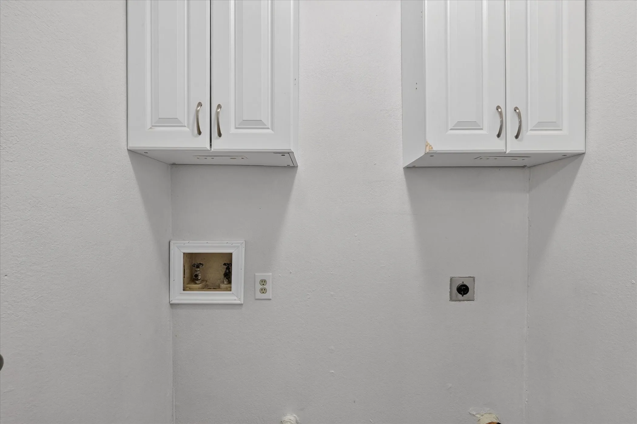 Single Family Residence For Sale in Denton County , 2117 Lavaca Trail, Carrollton, Texas 75010, 3 Bedroom, 3 Bathroom, 2 Garage spaces, 2,271 Sqft, built in 1985, mls#21291865, Real Estate Agent in Carrollton, Homes For Sale in Denton county, Homes For Sale in Carrollton, Realtor in Carrollton Texas, Real Estate Brokerage Independent Realty Texas, Luminita Cordes Realtor