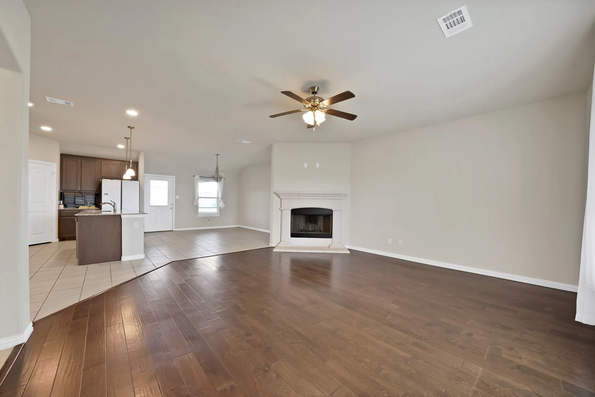 Single Family Residence For Sale in Parker County , 115 Springwood Ranch Loop, Springtown, Texas 76082, 4 Bedroom, 2 Bathroom, 2 Garage spaces, 2,125 Sqft, built in 2019, mls#21292356, Real Estate Agent in Springtown, Homes For Sale in Parker county, Homes For Sale in Springtown, Realtor in Springtown Texas, Real Estate Brokerage Independent Realty Texas, Luminita Cordes Realtor