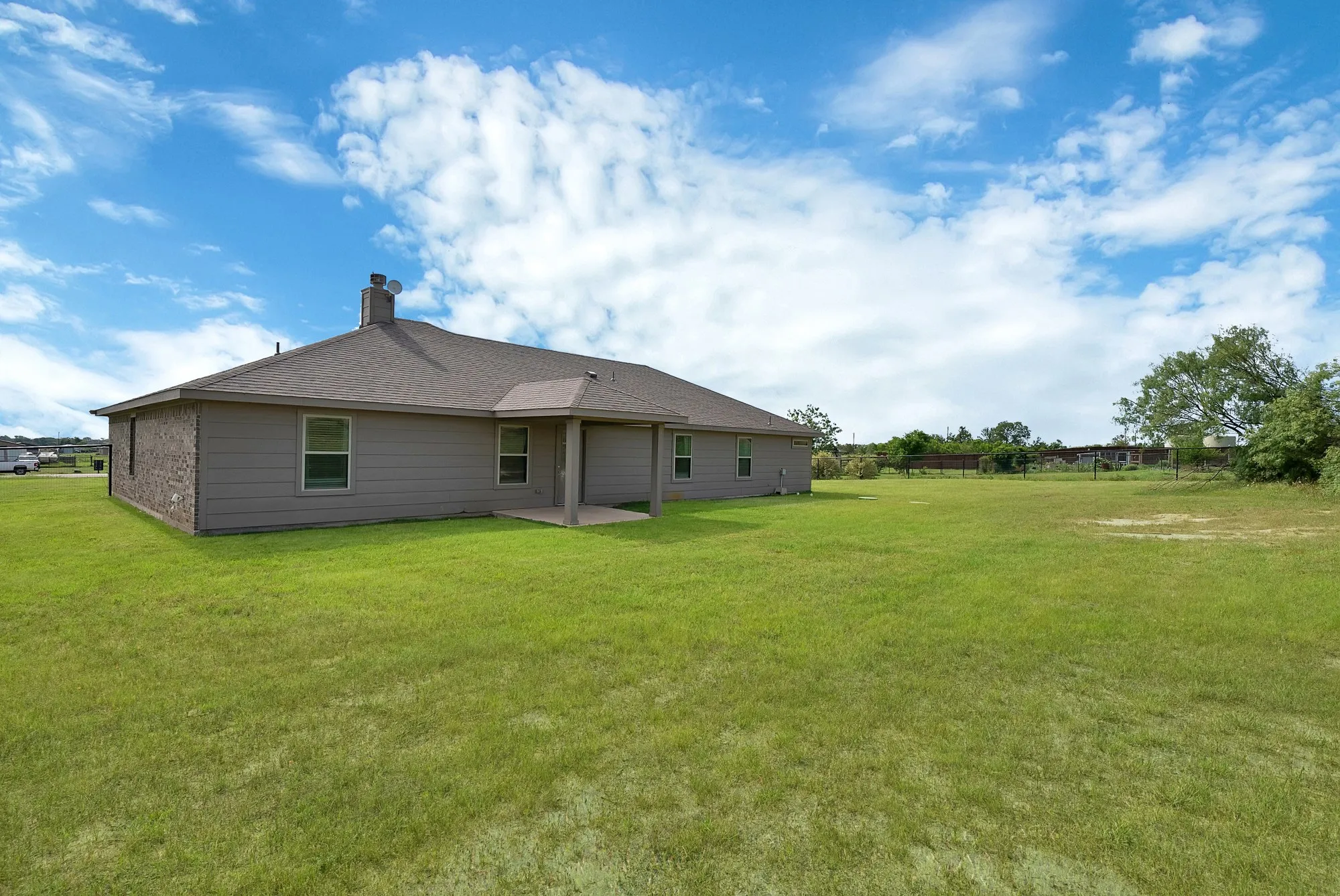 Single Family Residence For Sale in Parker County , 115 Springwood Ranch Loop, Springtown, Texas 76082, 4 Bedroom, 2 Bathroom, 2 Garage spaces, 2,125 Sqft, built in 2019, mls#21292356, Real Estate Agent in Springtown, Homes For Sale in Parker county, Homes For Sale in Springtown, Realtor in Springtown Texas, Real Estate Brokerage Independent Realty Texas, Luminita Cordes Realtor