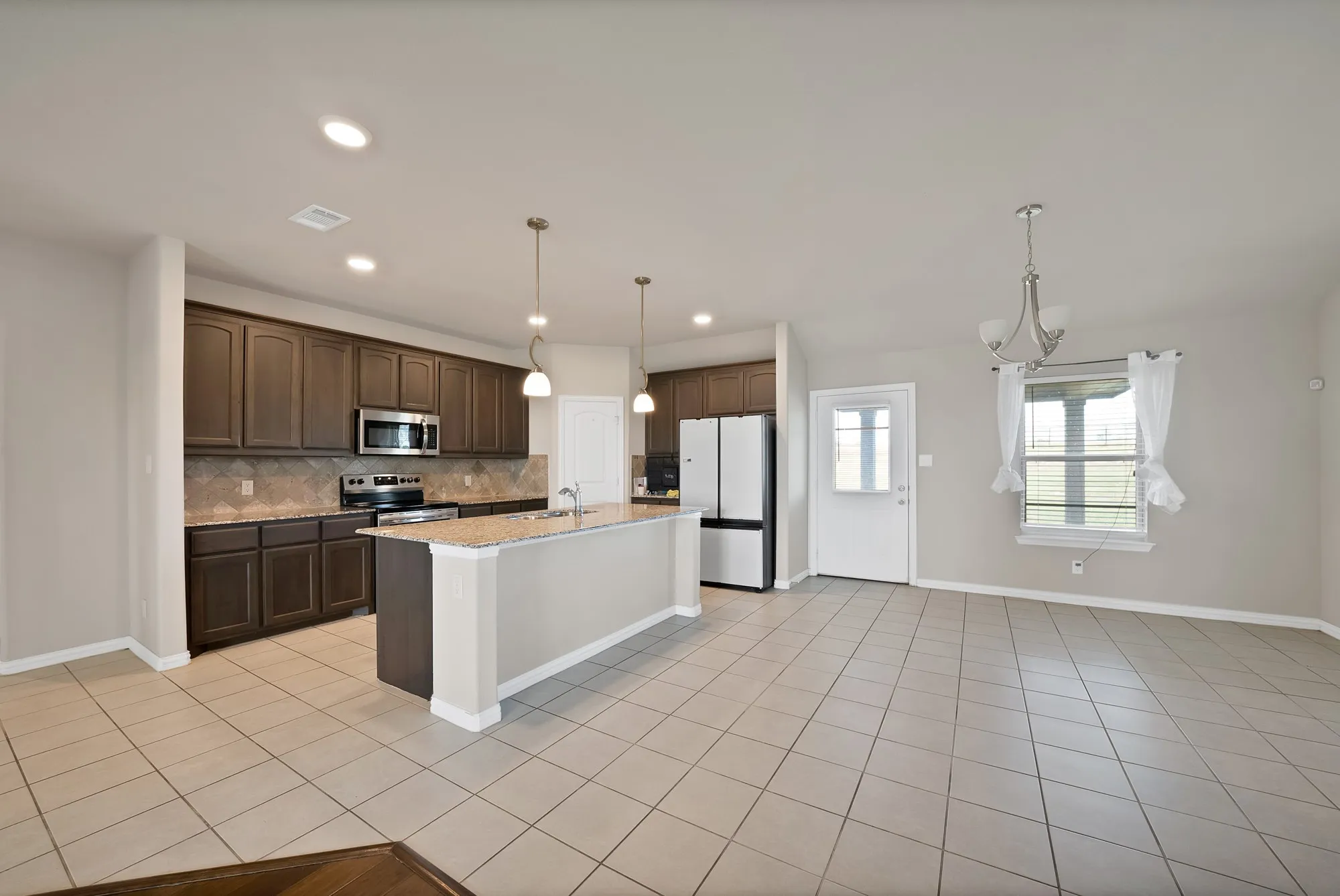 Single Family Residence For Sale in Parker County , 115 Springwood Ranch Loop, Springtown, Texas 76082, 4 Bedroom, 2 Bathroom, 2 Garage spaces, 2,125 Sqft, built in 2019, mls#21292356, Real Estate Agent in Springtown, Homes For Sale in Parker county, Homes For Sale in Springtown, Realtor in Springtown Texas, Real Estate Brokerage Independent Realty Texas, Luminita Cordes Realtor