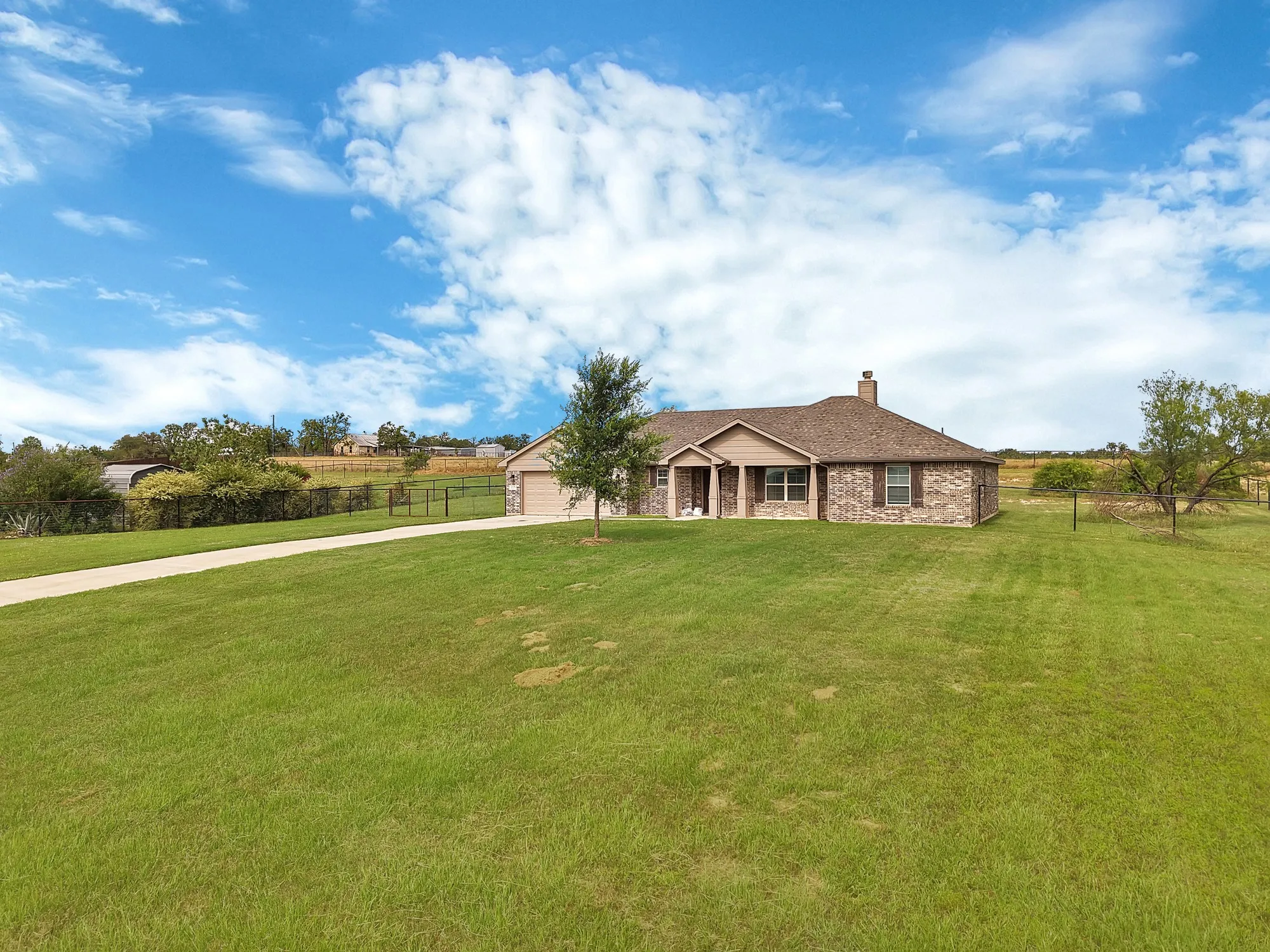 Single Family Residence For Sale in Parker County , 115 Springwood Ranch Loop, Springtown, Texas 76082, 4 Bedroom, 2 Bathroom, 2 Garage spaces, 2,125 Sqft, built in 2019, mls#21292356, Real Estate Agent in Springtown, Homes For Sale in Parker county, Homes For Sale in Springtown, Realtor in Springtown Texas, Real Estate Brokerage Independent Realty Texas, Luminita Cordes Realtor